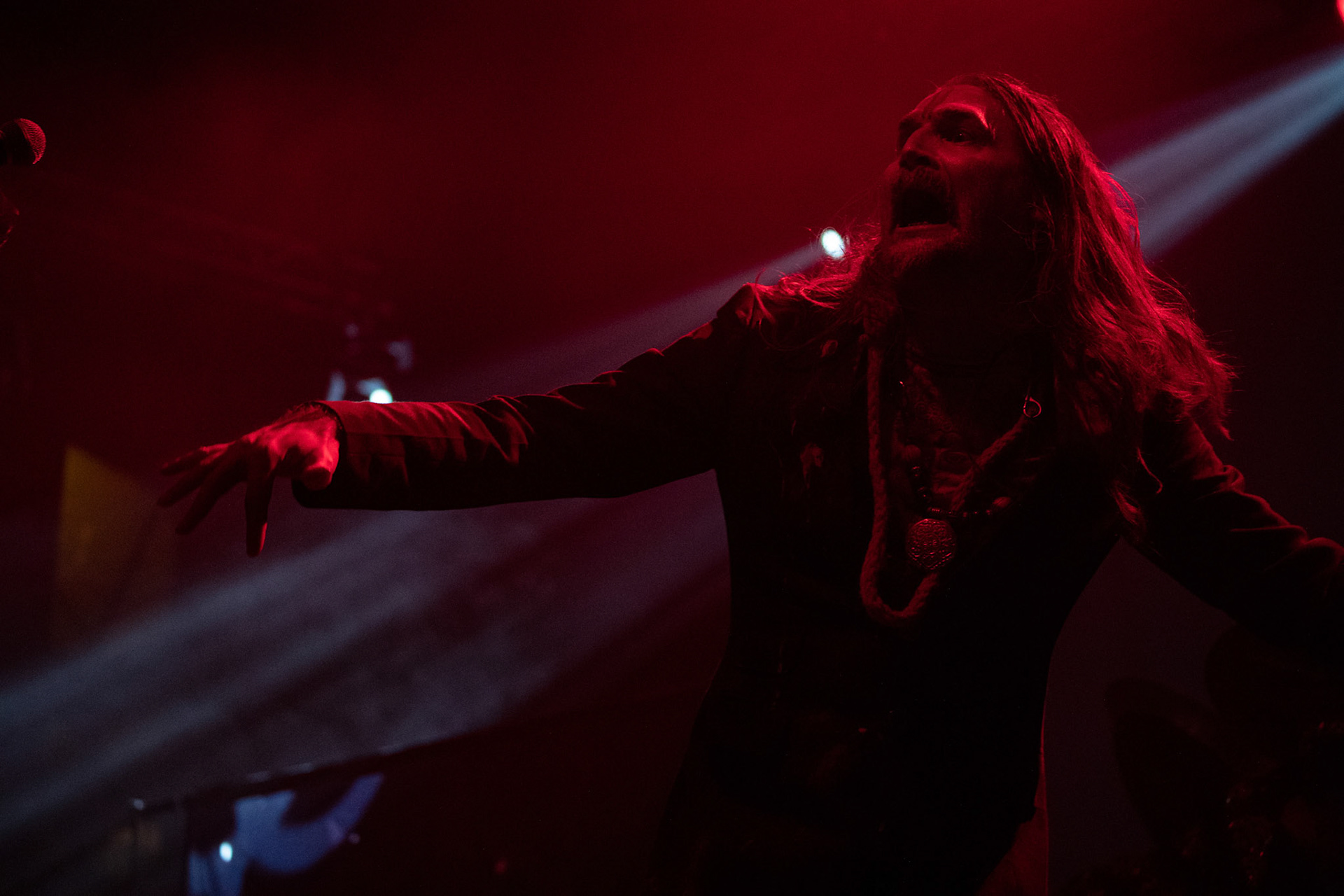 15.12.2019 koncert norweskiego zespołu Dødheimsgard, Merry Christless 2019, Warszawa Klub Progresja,
zespół Vicotnika - Yusaf Parvez, alternatywny metal, industrial metal,
n/z Yusaf "Vicotnik" Parvez - gitara, śpiew,
n/z Lars-Emil Måløy - gitara basowa,
n/z Tommy Thunberg - gitara,
n/z Øyvind Myrvoll - perkusja,
New Aeon Musick, Knock Out Productions
fot. Andrzej Wasilkiewicz/REPORTER