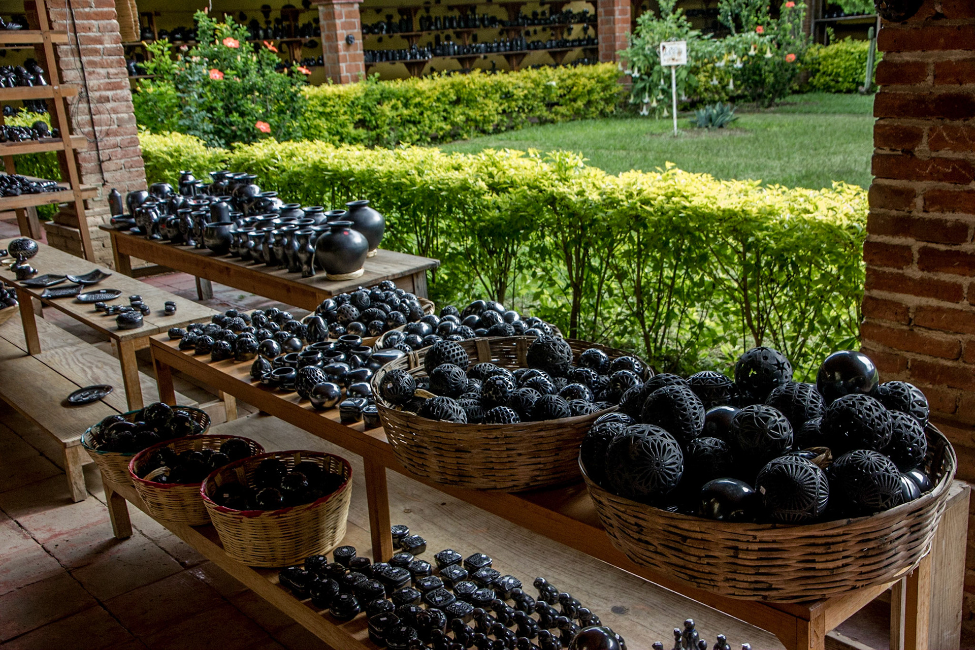 Barro negro pottery at San Bartolo Coyotepec - Oaxaca - Mexico