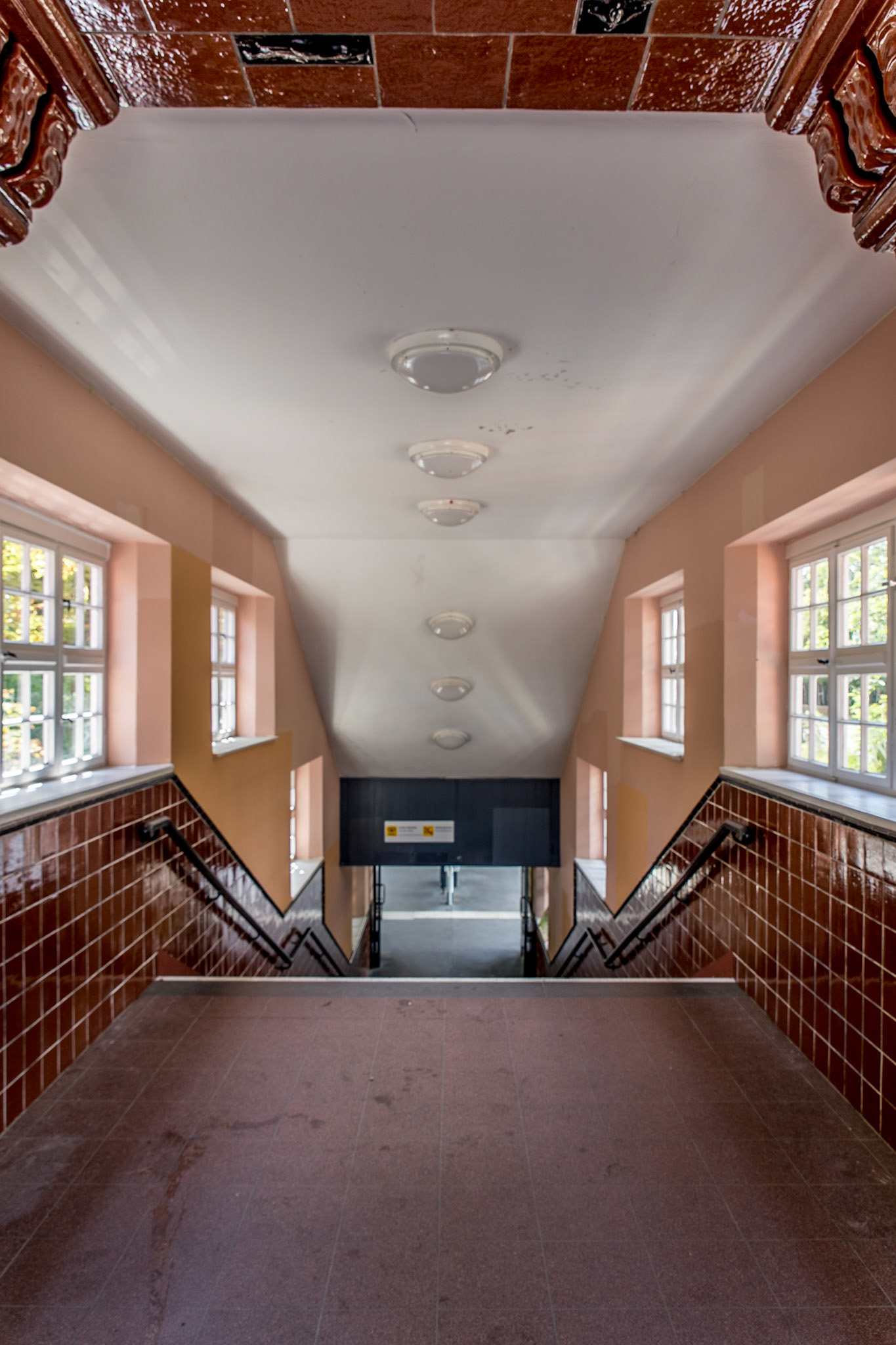 U-Bahnhof -Thielplatz -  Berlin