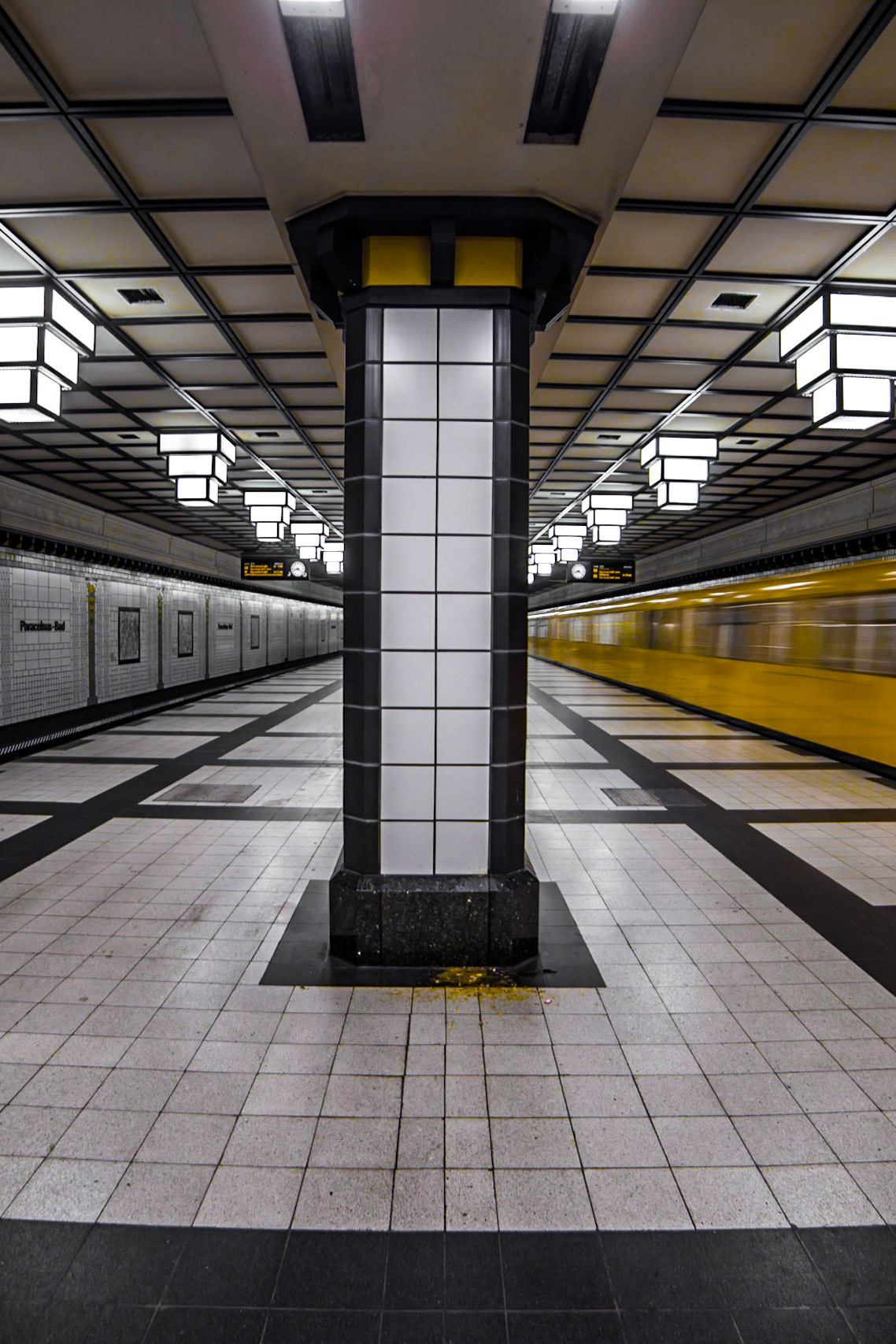 U-Bahnhof - Paracelsus Bad - Berlin