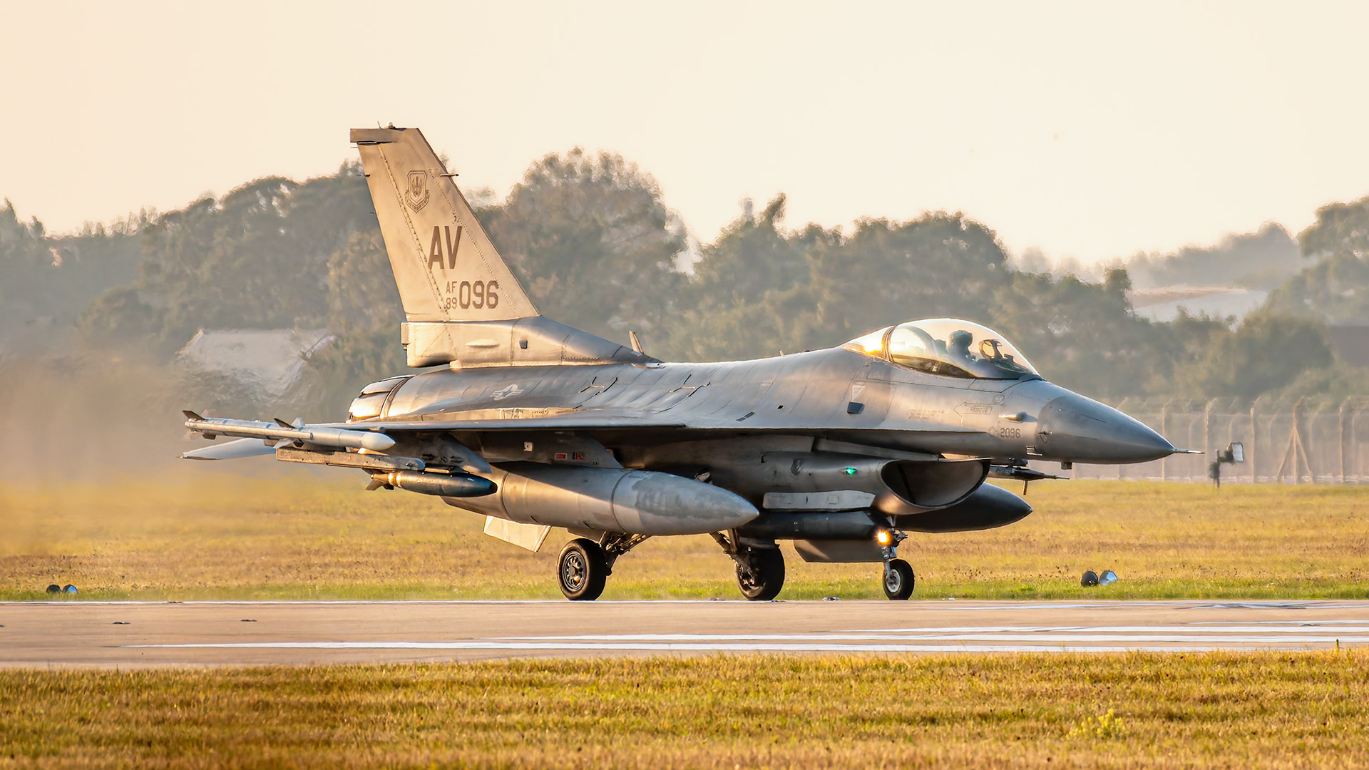 USAF - F-16C Fighting Falcon (89-2096)