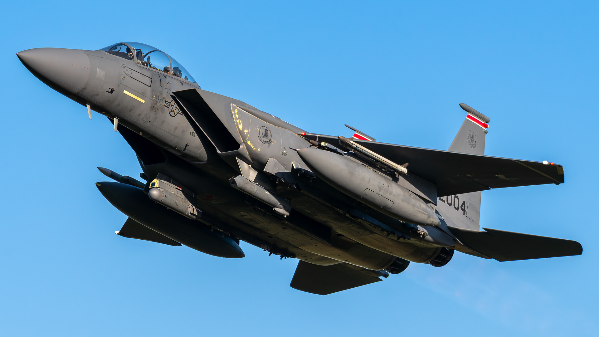 United States Air Force - F-15E Strike Eagle - 01-2004 (CUSTER21)