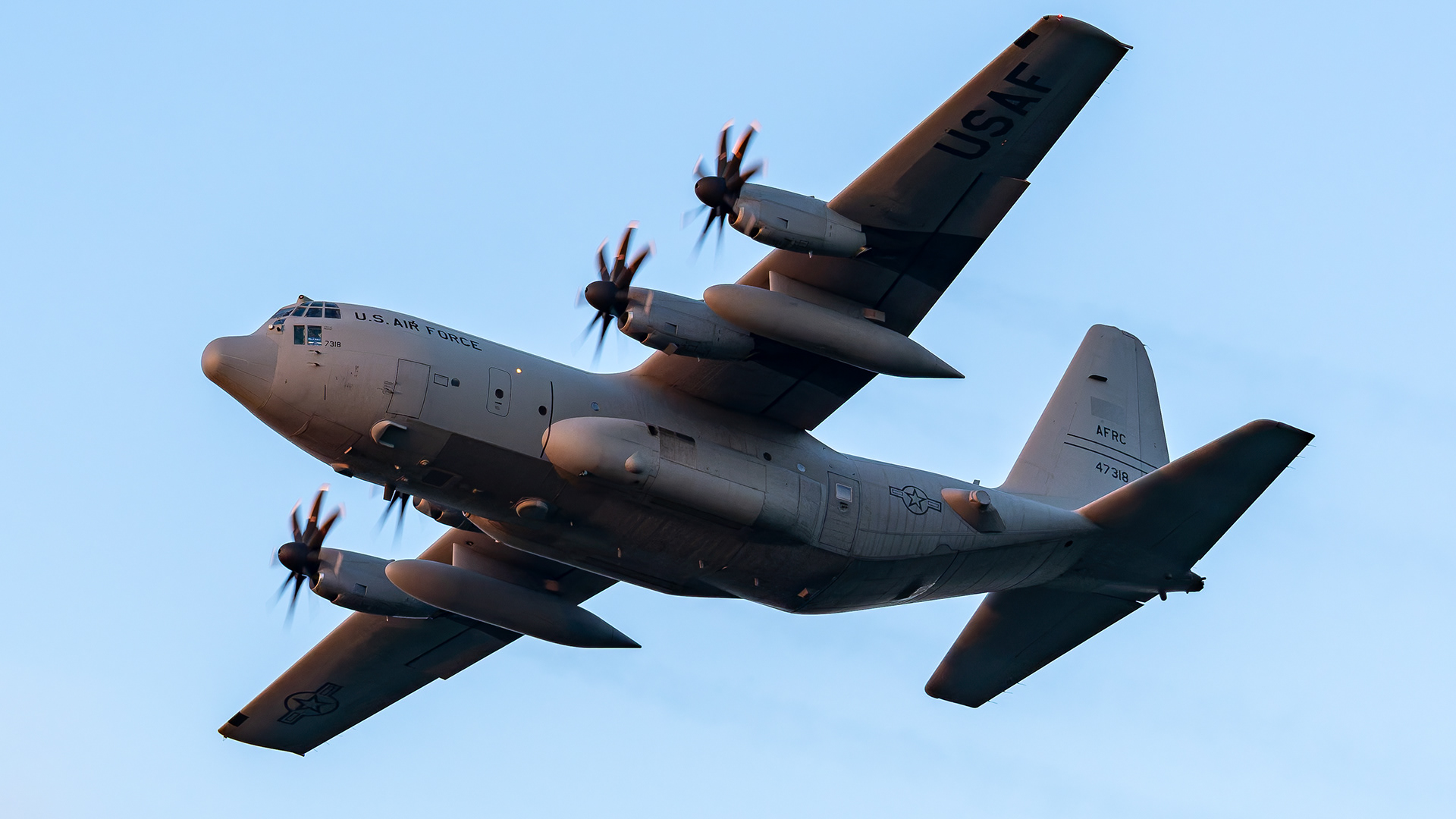 United States Air Force - C-130H Hercules - 94-7318 (HKY757)
