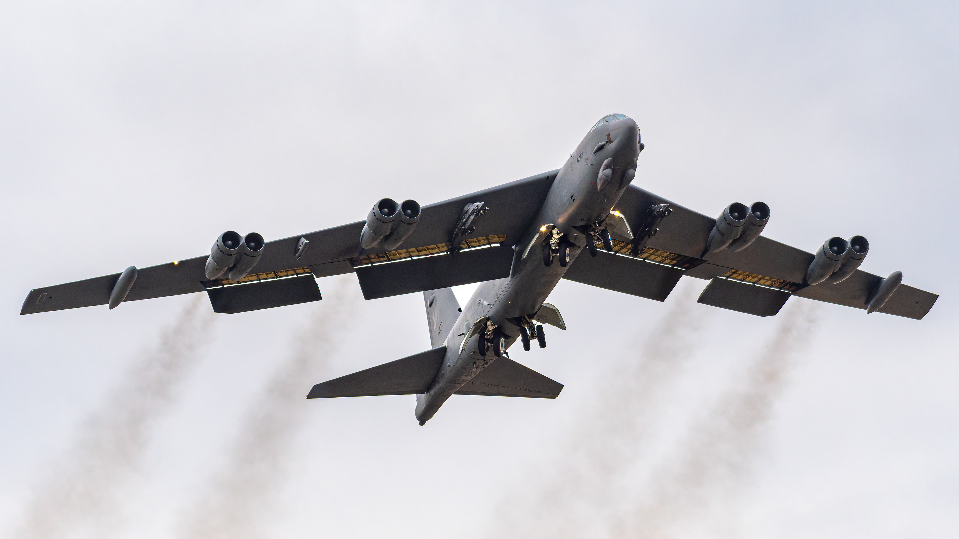 USAF - Boeing B-52H Stratofortress - 60-0007 (BUZZ22)