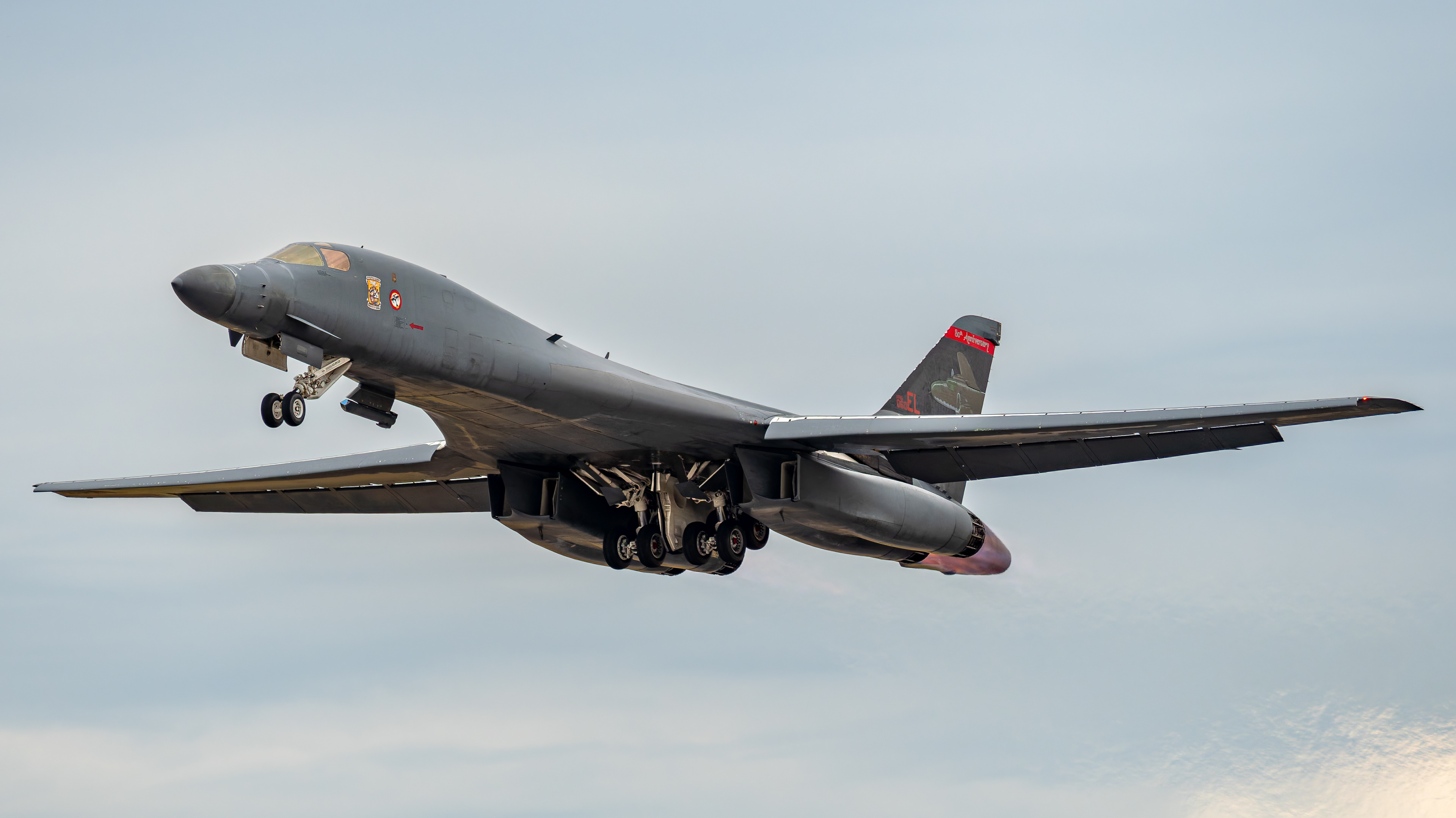 United States Air Force - Rockwell B-1B Lancer - 85-0060 (LIVID11)