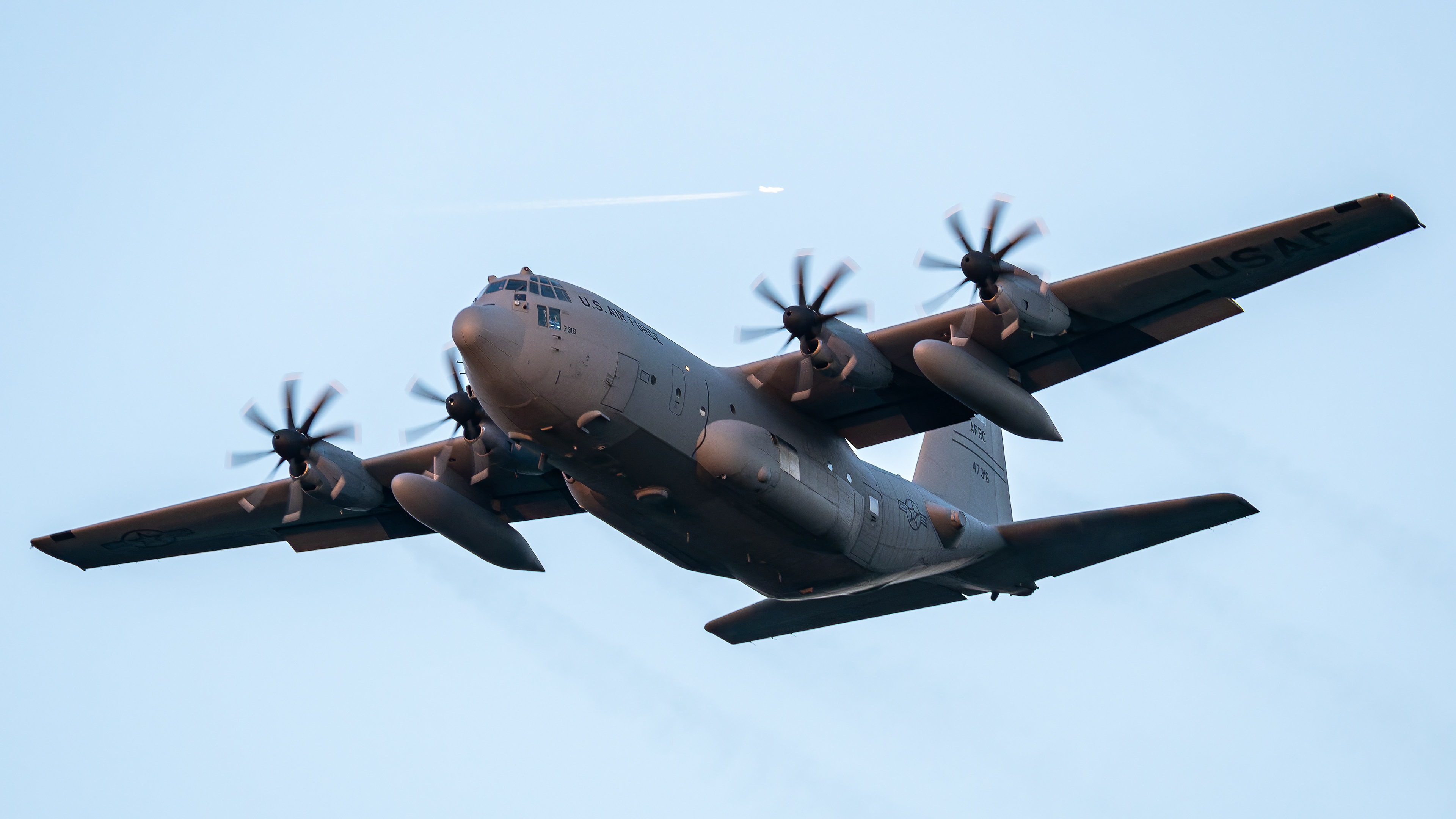 United States Air Force - C-130H Hercules - 94-7318 (HKY757)