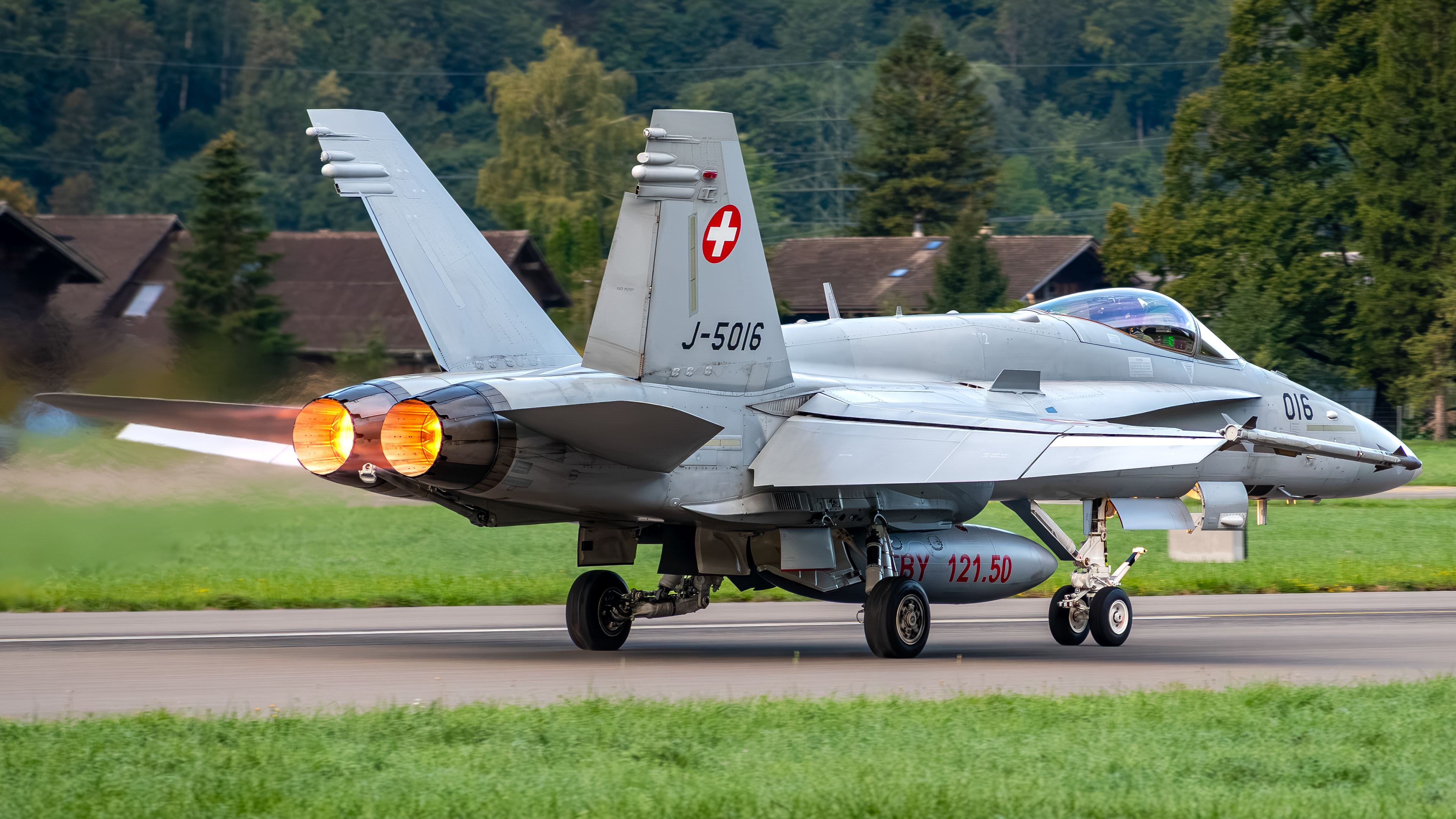 Swiss Air Force - F/A-18C Hornet - J-5016 (VIPER31)