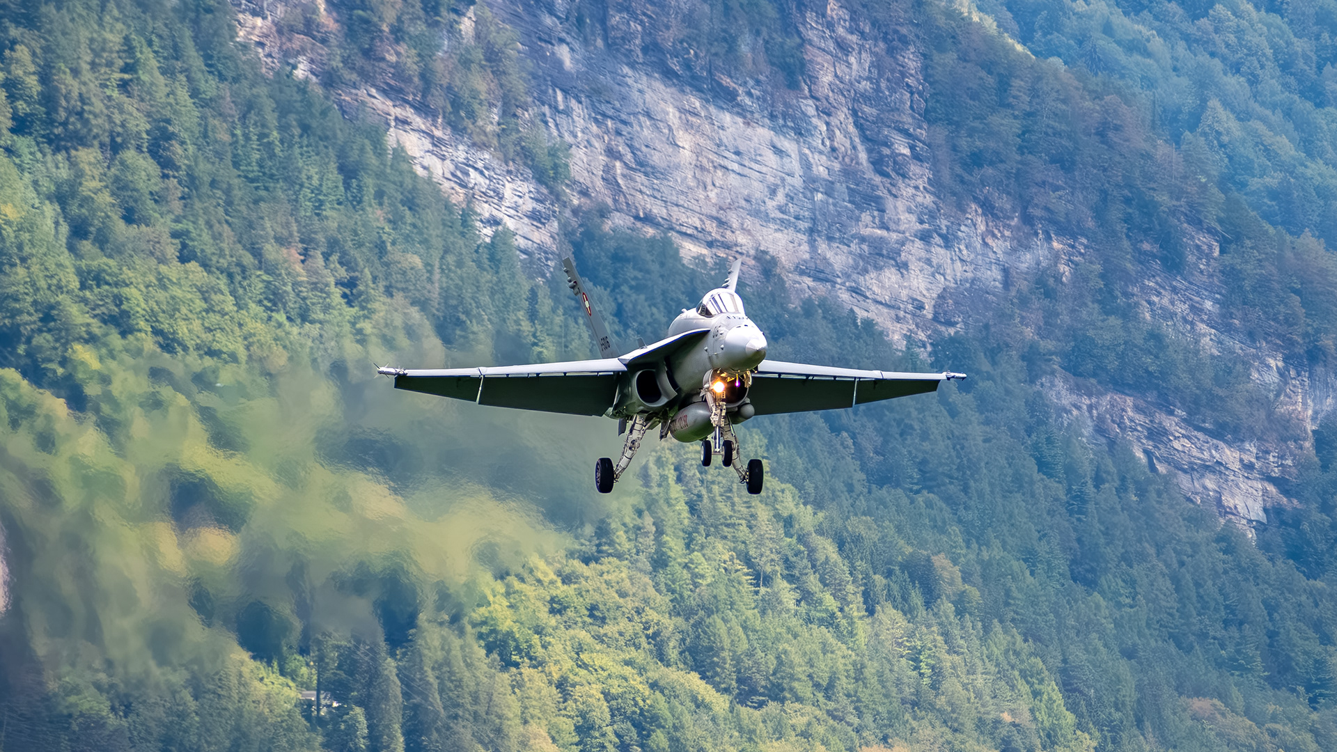 Swiss Air Force - F/A-18C Hornet - J-5016 (YEAST41)