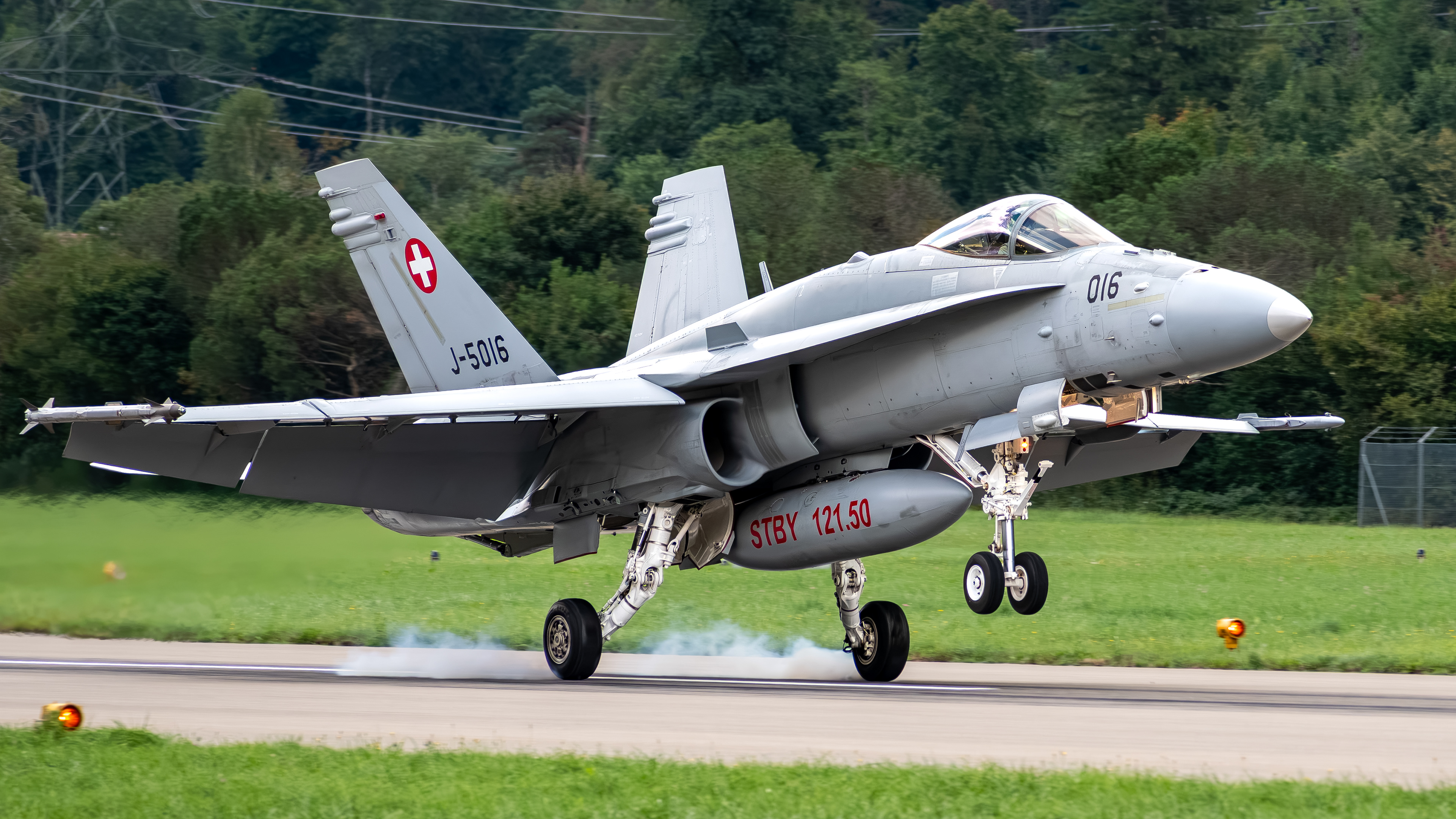 Swiss Air Force - F/A-18C Hornet - J-5016 (YEAST41)