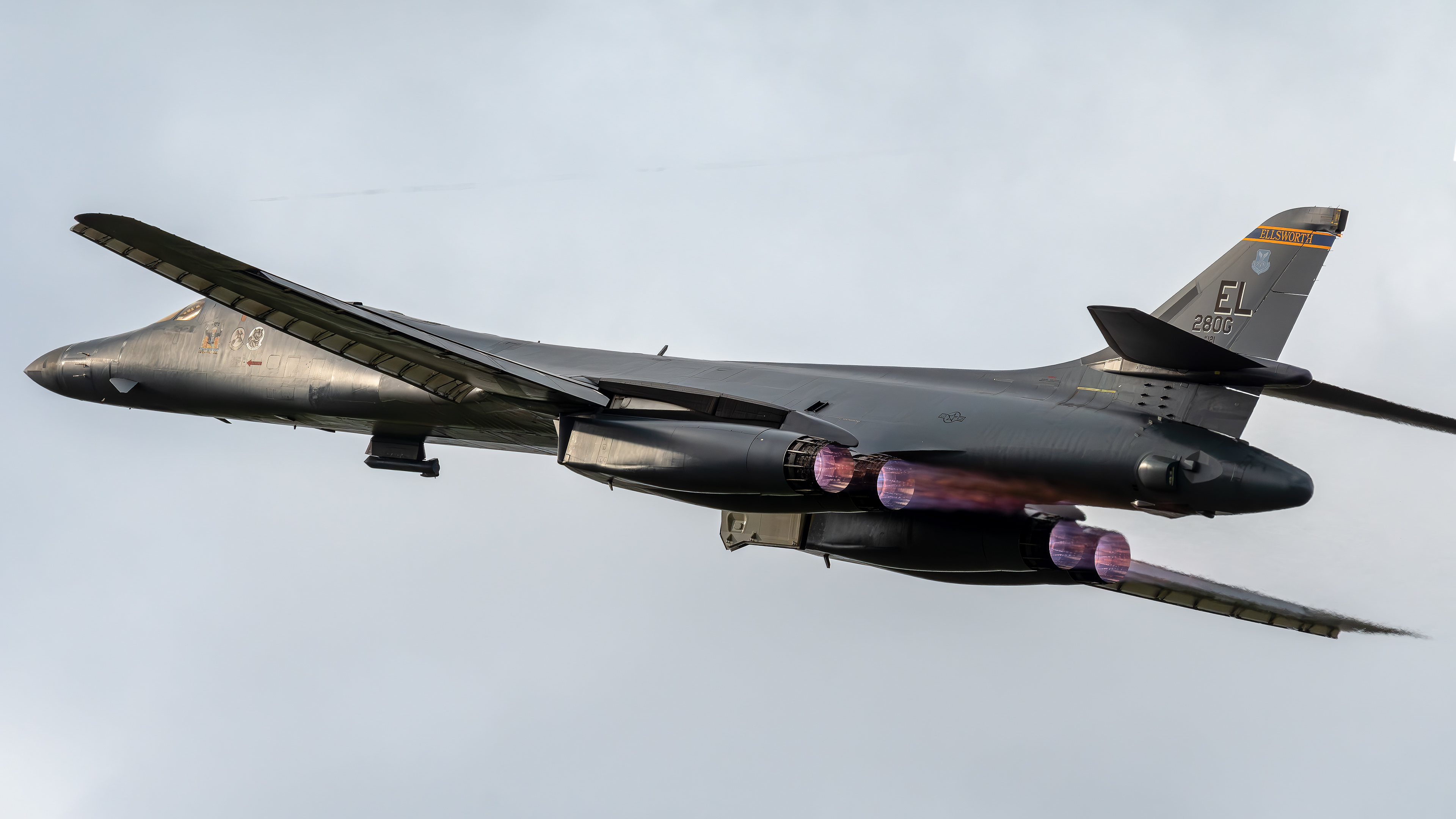 United States Air Force - B-1B Lancer - 86-0121 (TAFFY45)
