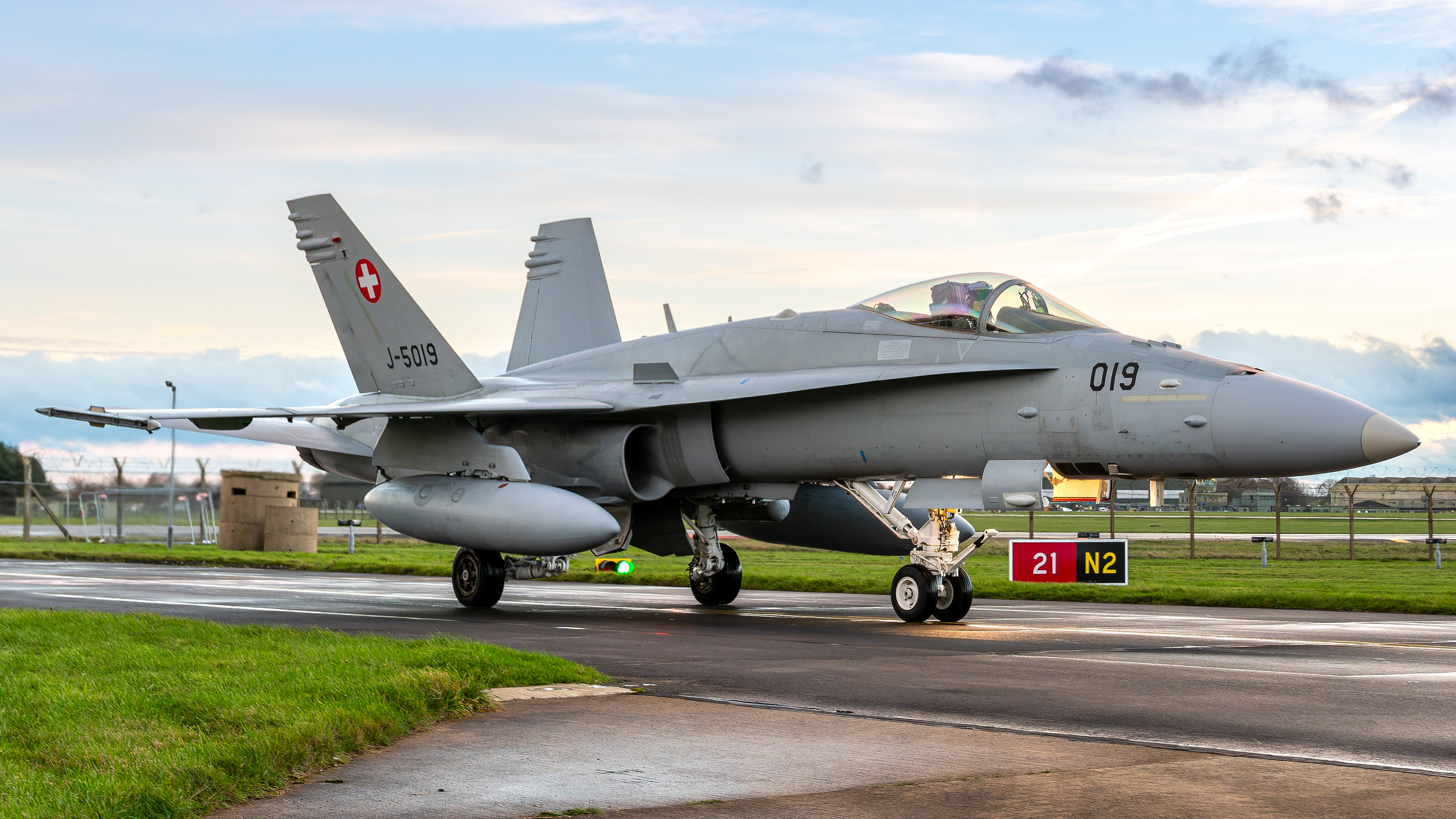 Swiss Air Force - F/A-18C Hornet - J-5019 (SIXPACK32)