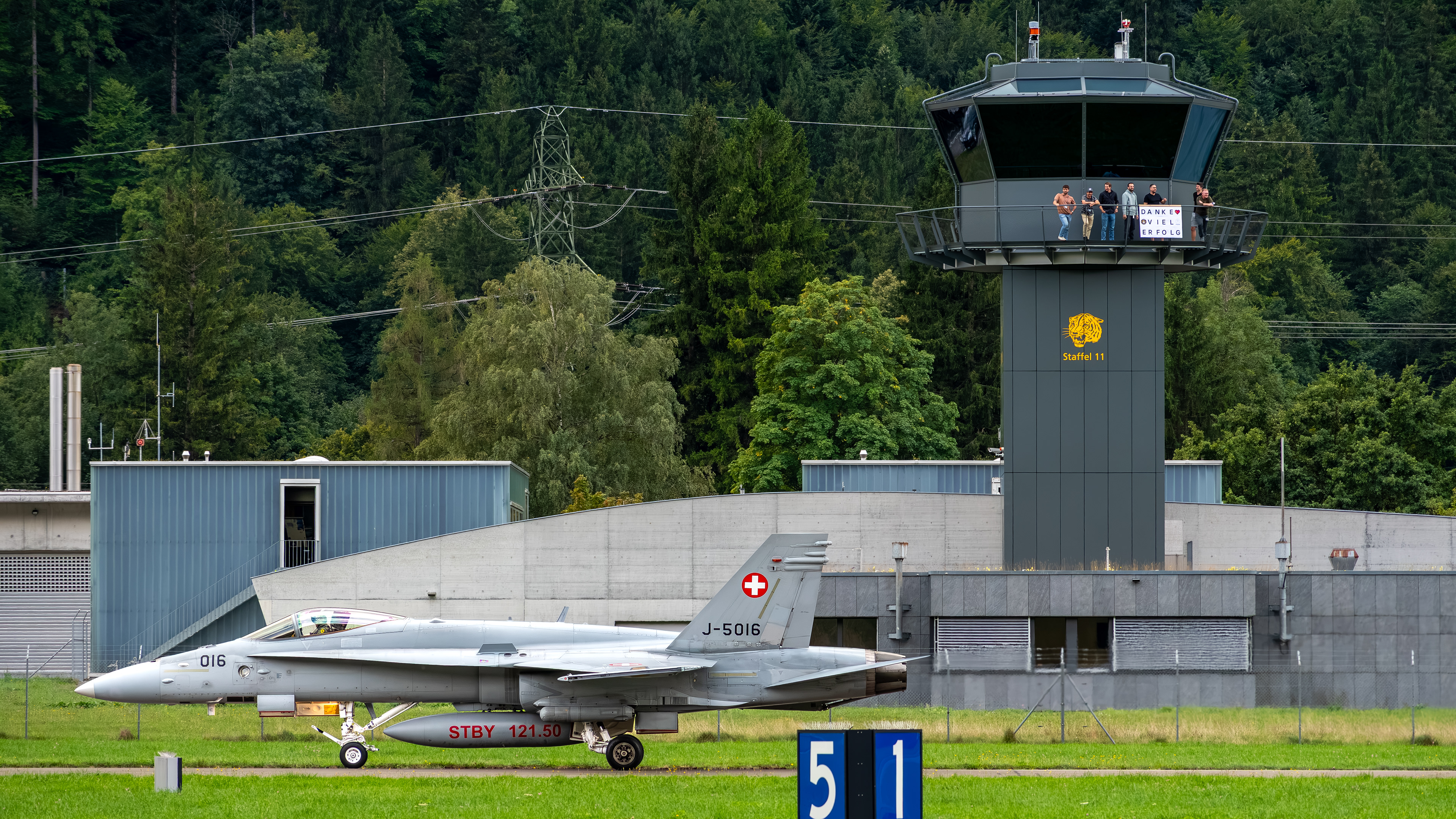 Swiss Air Force - F/A-18C Hornet - J-5016 (YEAST41)