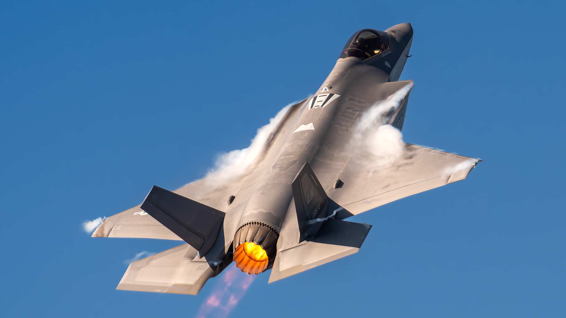 United States Air Force - F-35A Lightning II - 20-5572 (CHARIOT02)