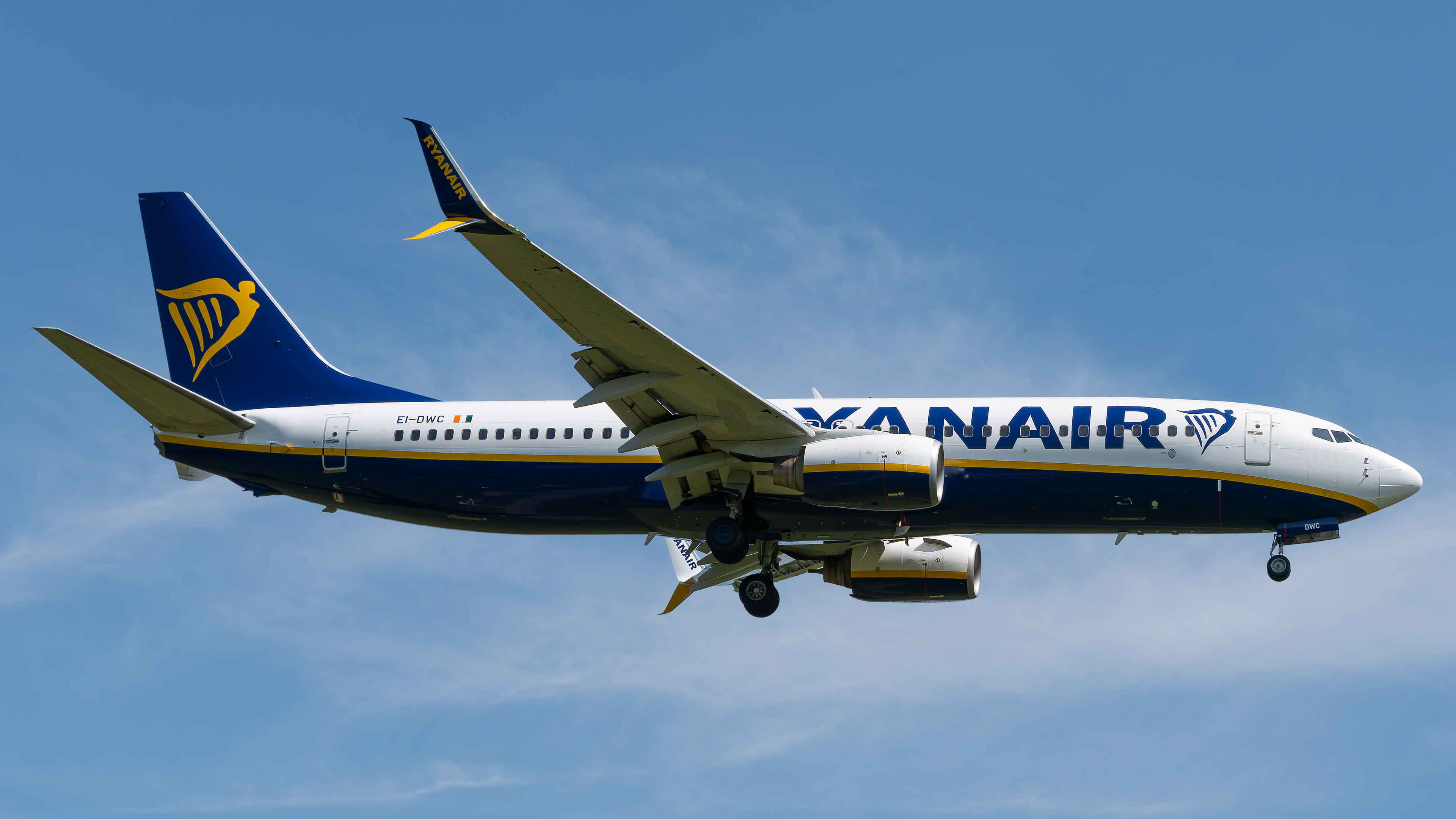 Ryanair - Boeing 737-800 - EI-DWC (FR4415 / RYR9165)