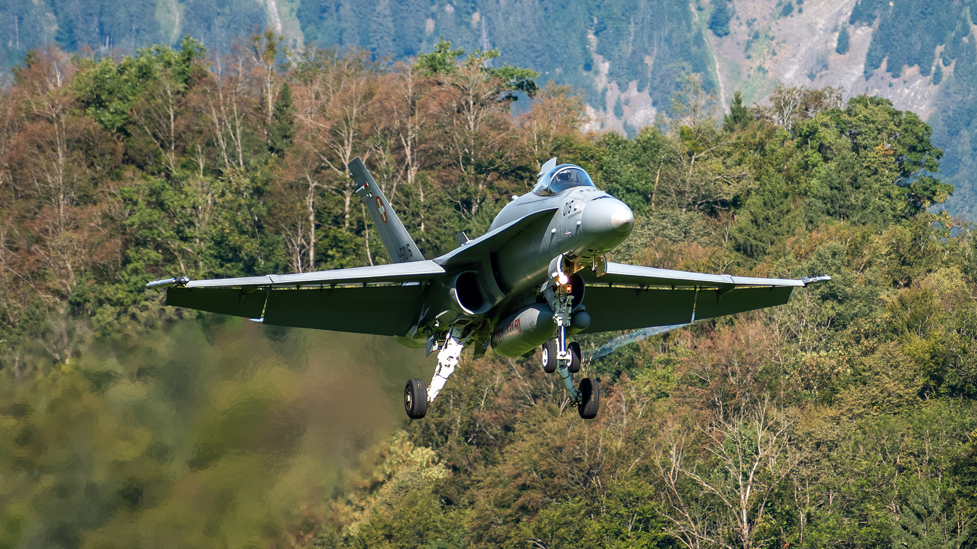 Swiss Air Force - F/A-18C Hornet - J-5016