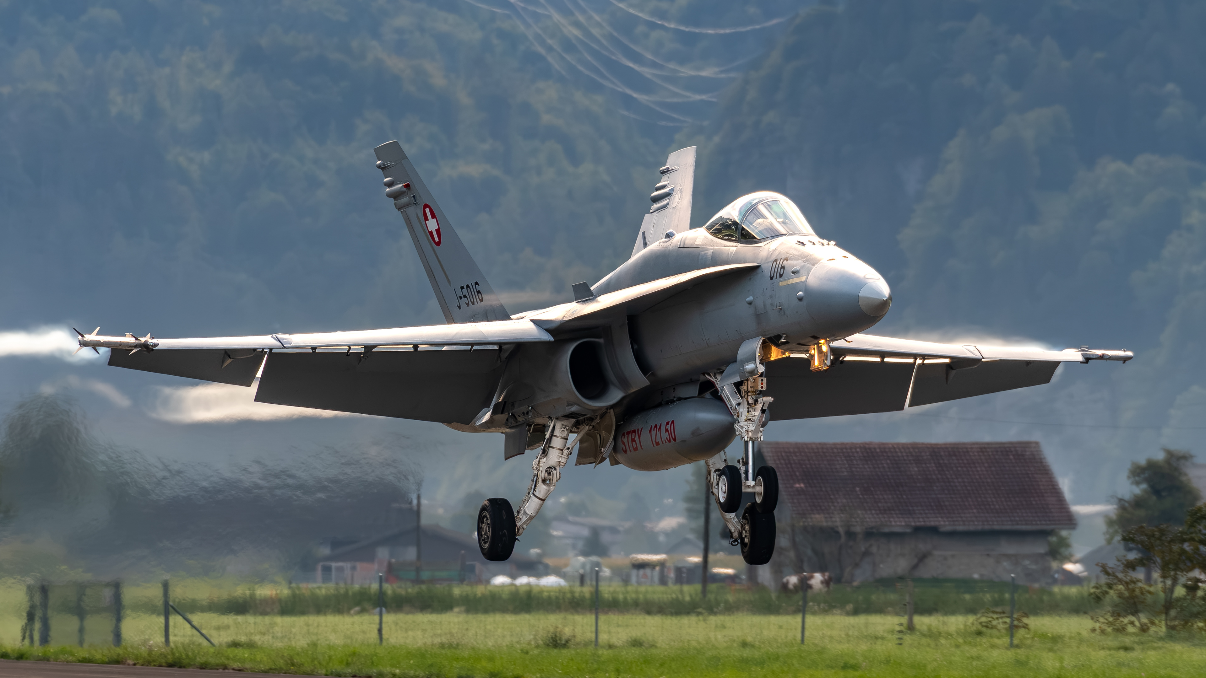 Swiss Air Force - F/A-18C Hornet - J-5016 (VIPER31)