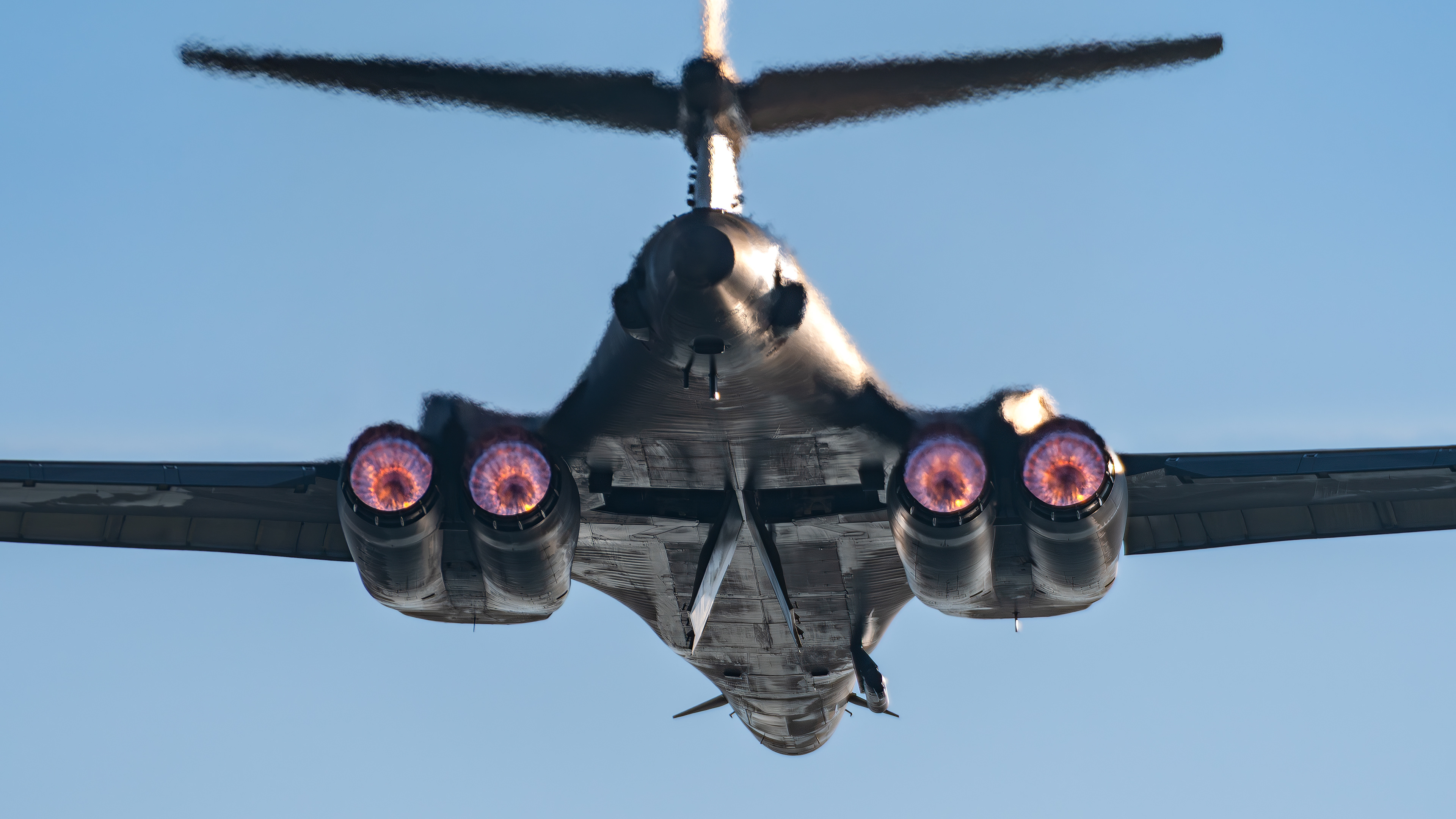 United States Air Force - B-1B Lancer - 85-0088 (DRYER74)