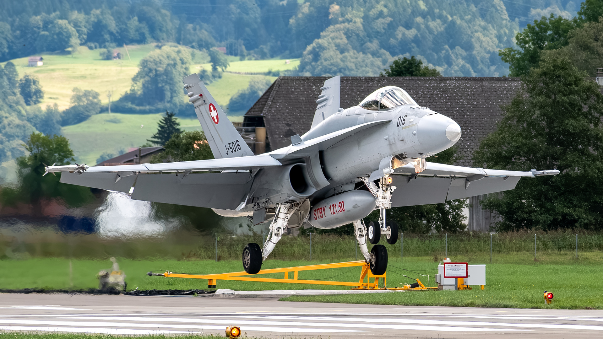 Swiss Air Force - F/A-18C Hornet - J-5016 (YEAST41)