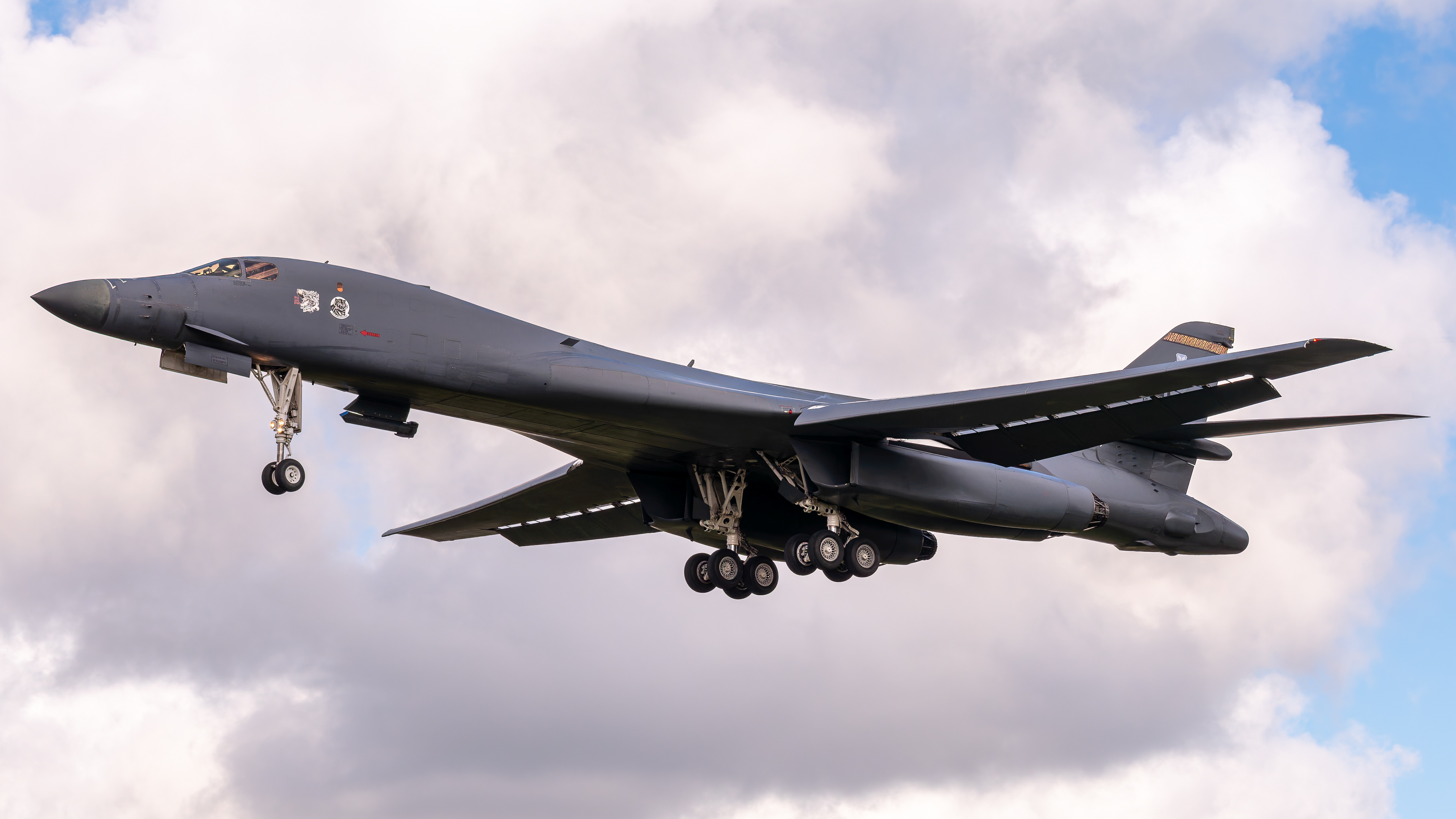 United States Air Force - B-1B Lancer - 86-0102 (TWIN43)