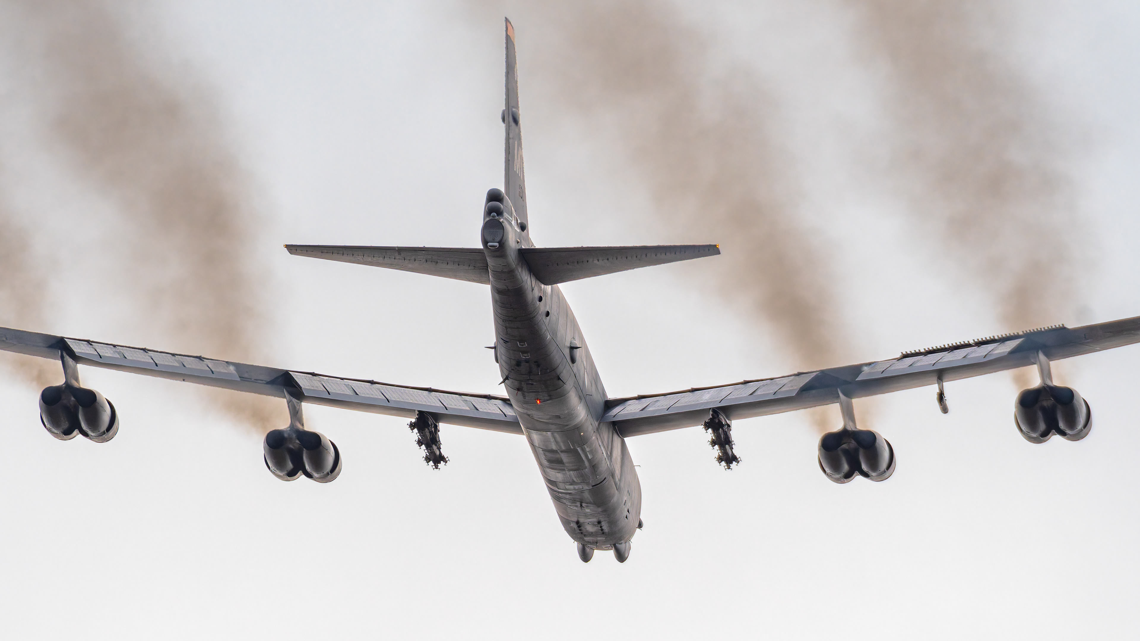 USAF - Boeing B-52H Stratofortress - 60-0007 (BUZZ22)