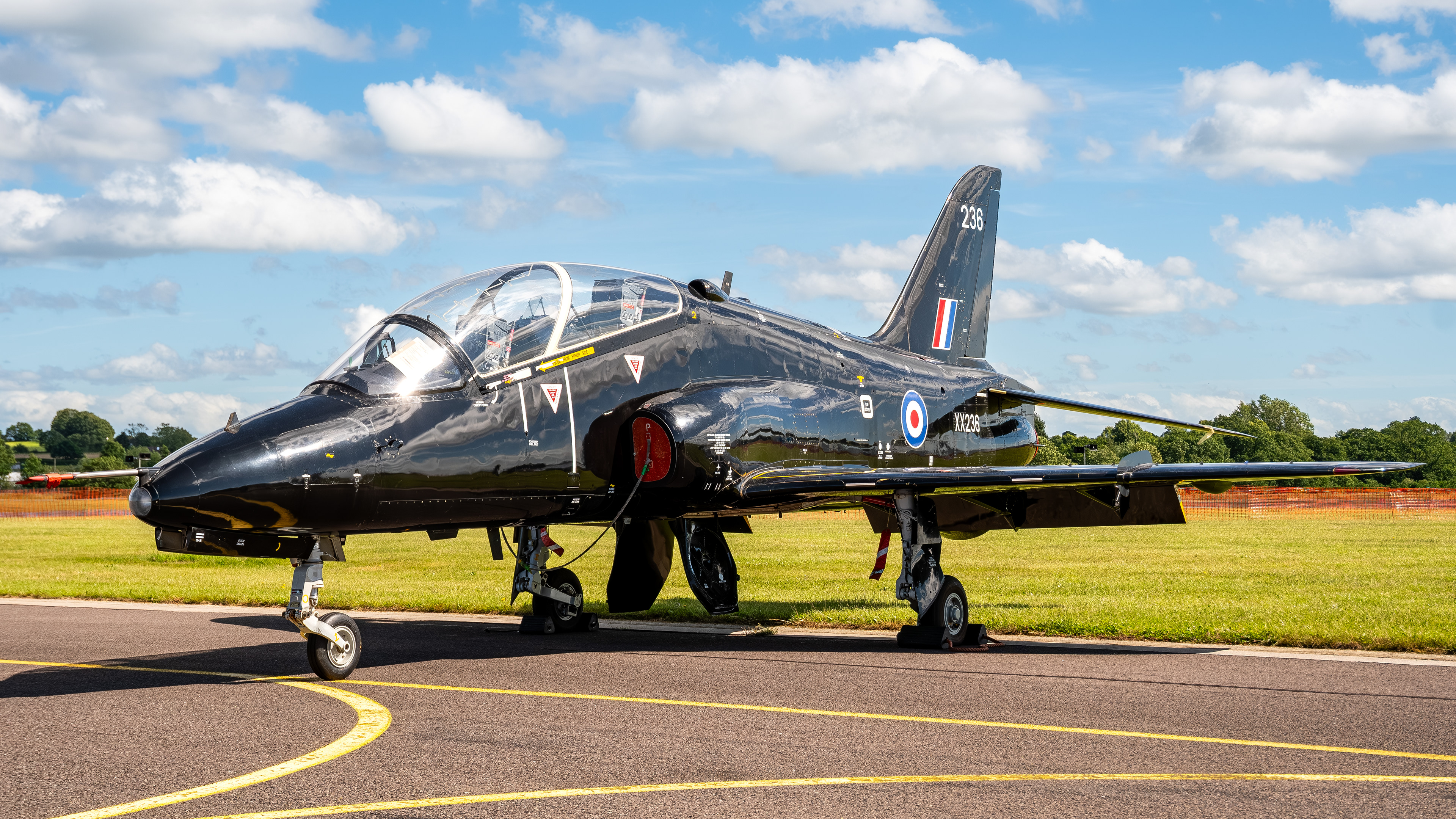 Royal Air Force - Hawk T.1 - XX236