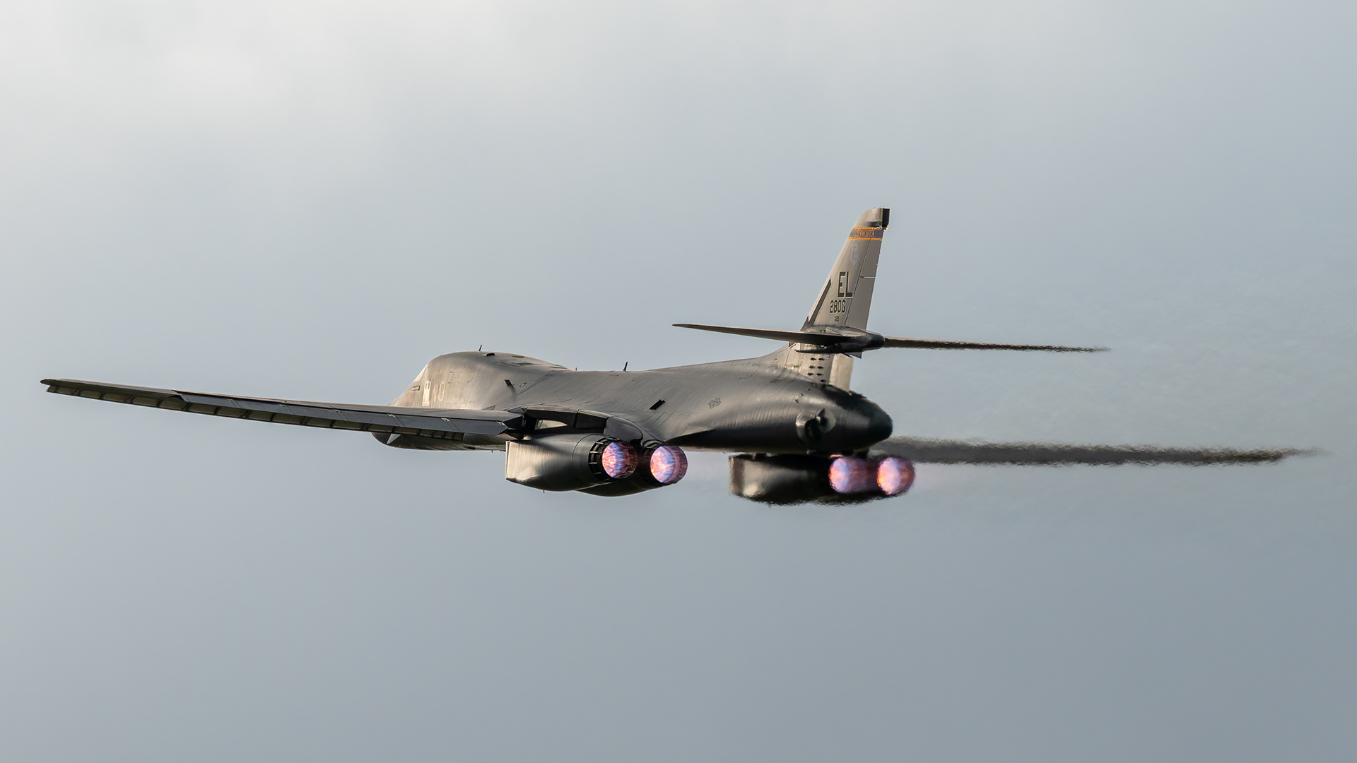United States Air Force - B-1B Lancer - 86-0121 (TAFFY45)