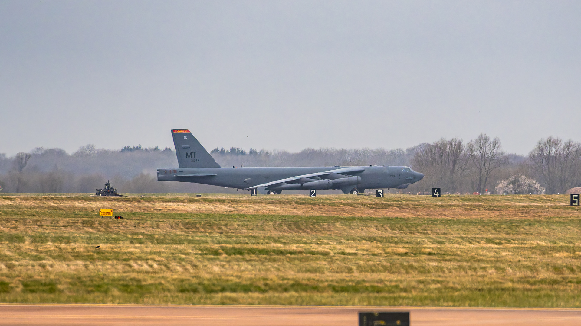 USAF - Boeing B-52H Stratofortress - 60-0044 (BUZZ21)