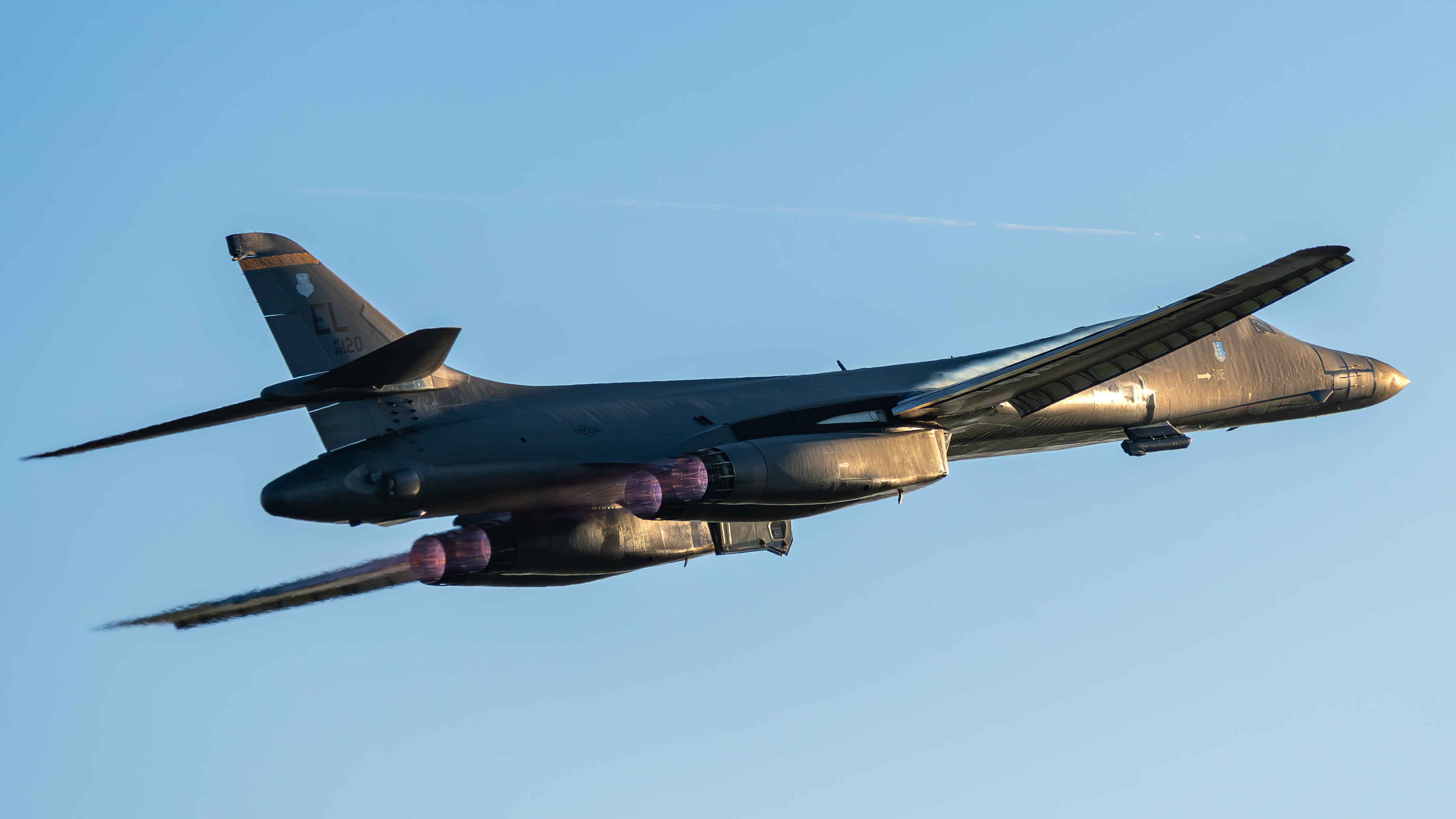 United States Air Force - Rockwell B-1B Lancer - 86-0120 (PILE17)