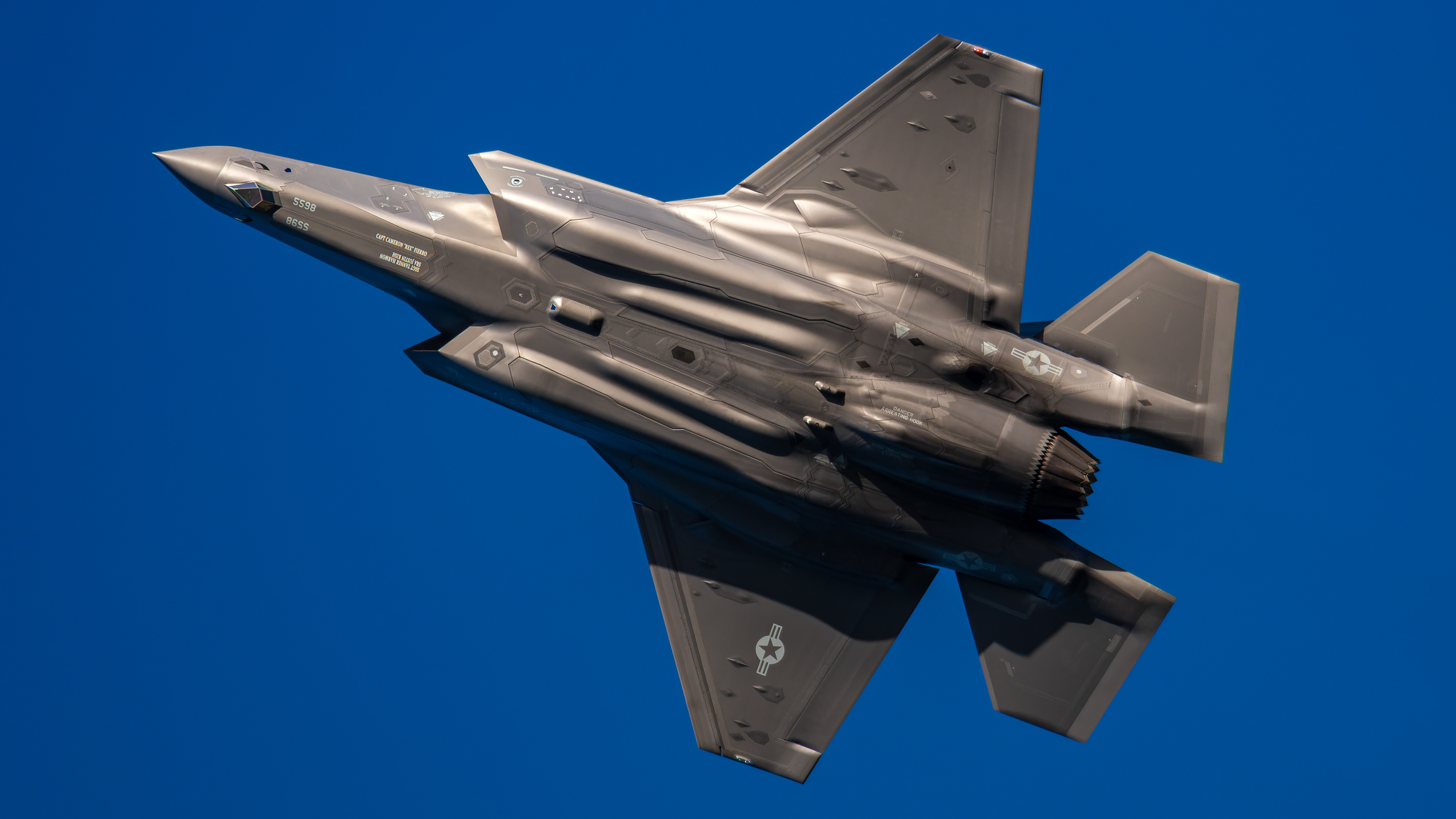 United States Air Force - F-35A Lightning II - 20-5598 (LOOKER02)