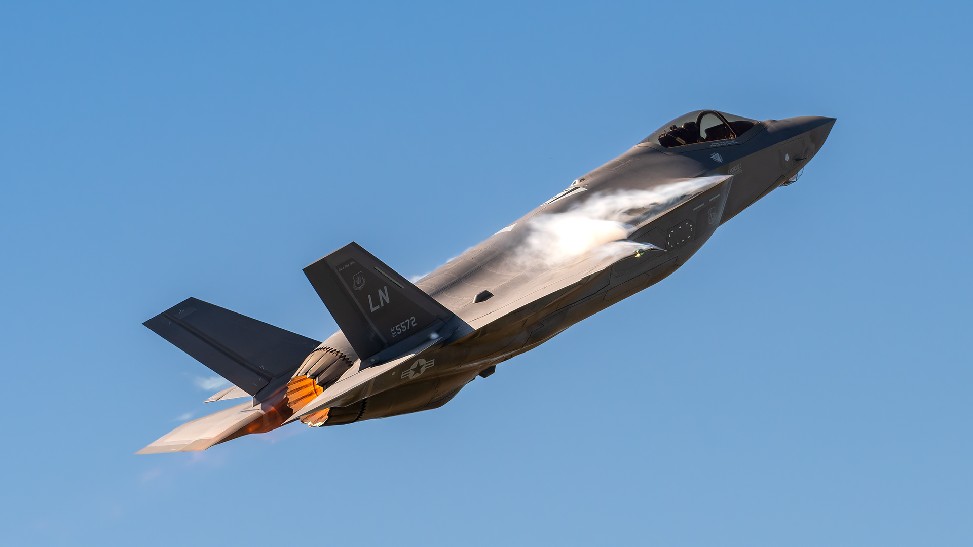 United States Air Force - F-35A Lightning II - 20-5572 (CHARIOT02)