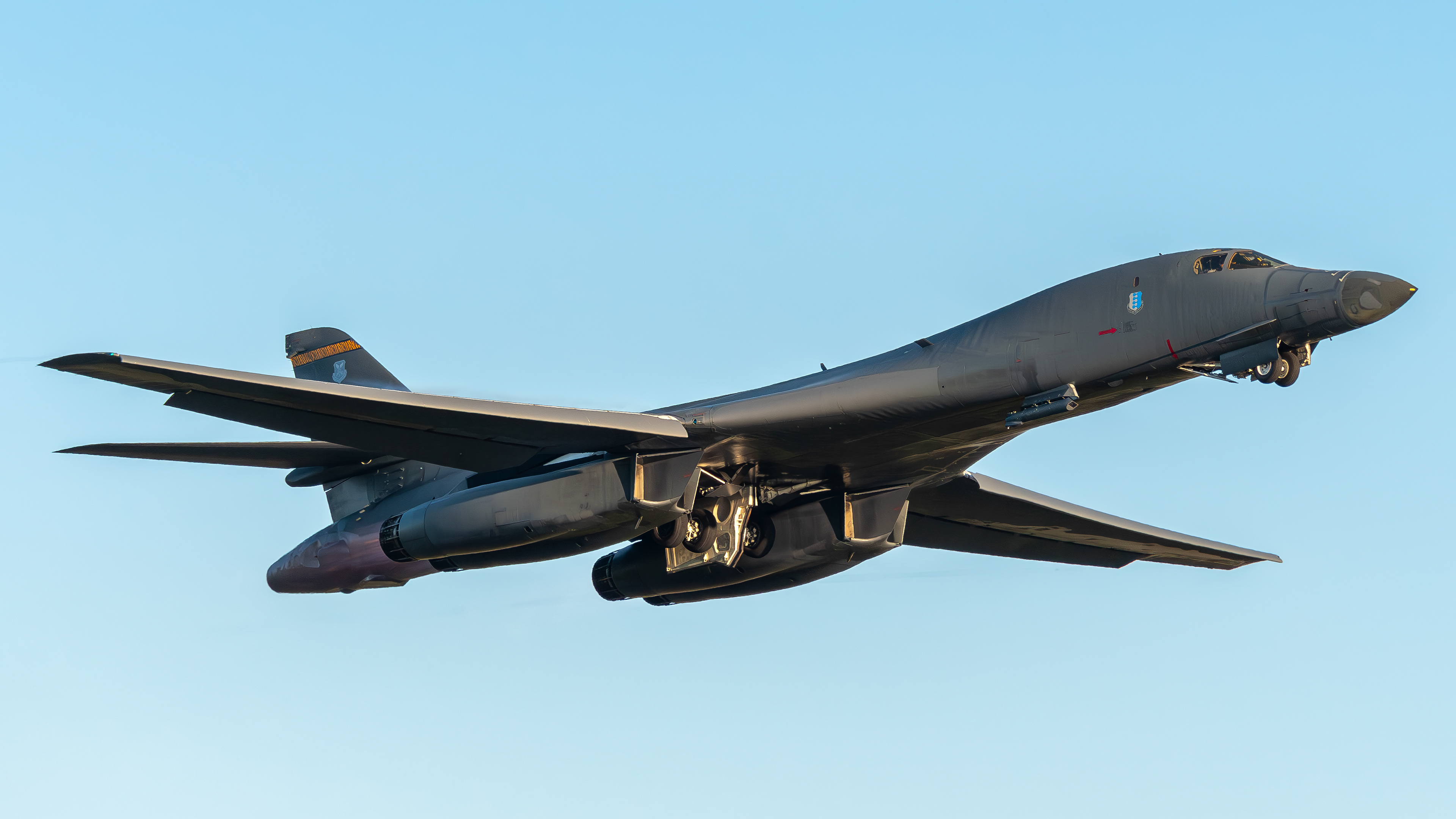 United States Air Force - Rockwell B-1B Lancer - 86-0120 (PILE17)