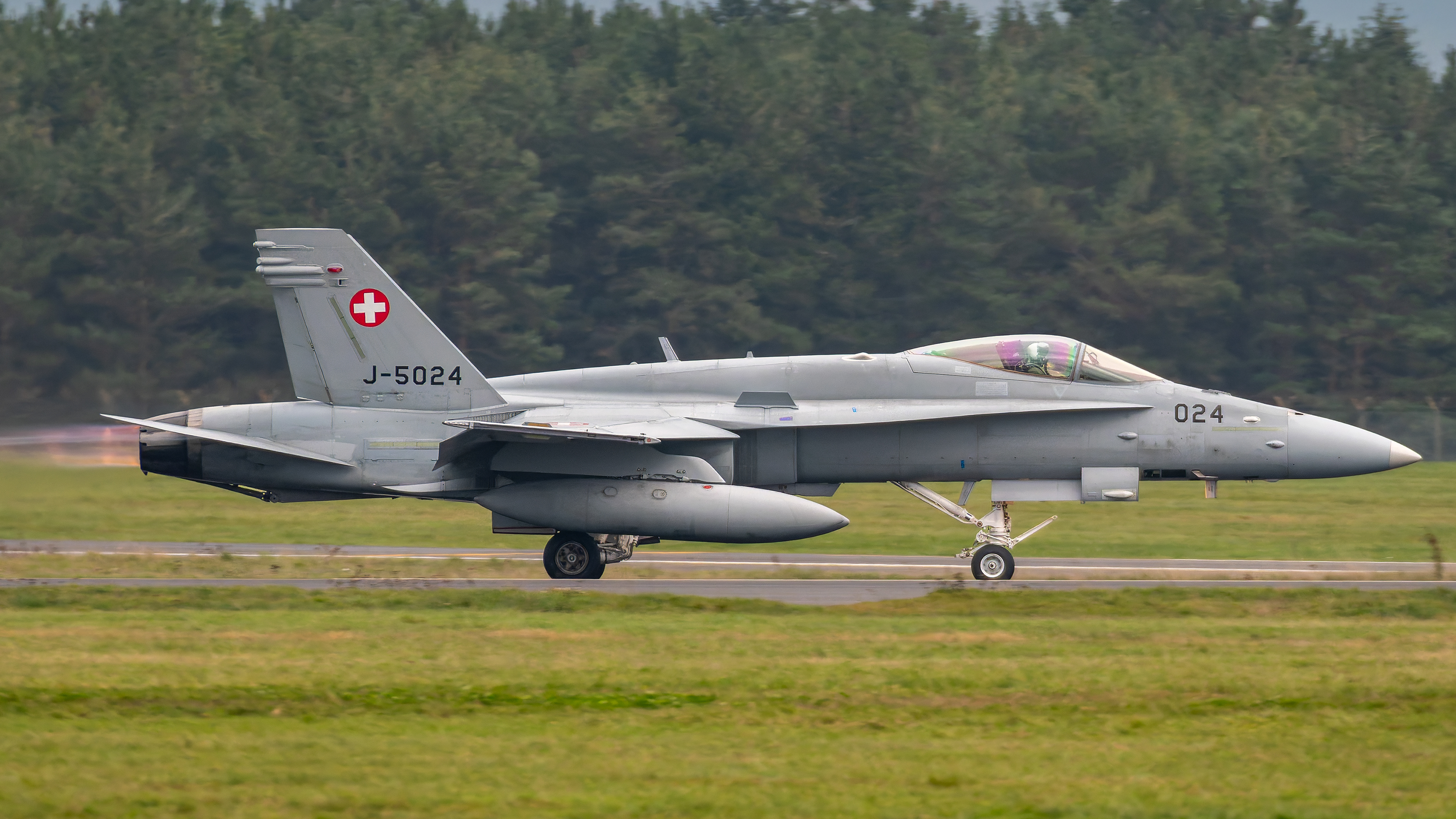Swiss Air Force - F/A-18C Hornet - J-5024 (SIXPACK12)
