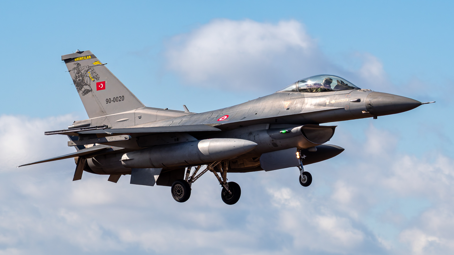 Turkish Air Force - F-16C - 92-0020 (TANGO1)
