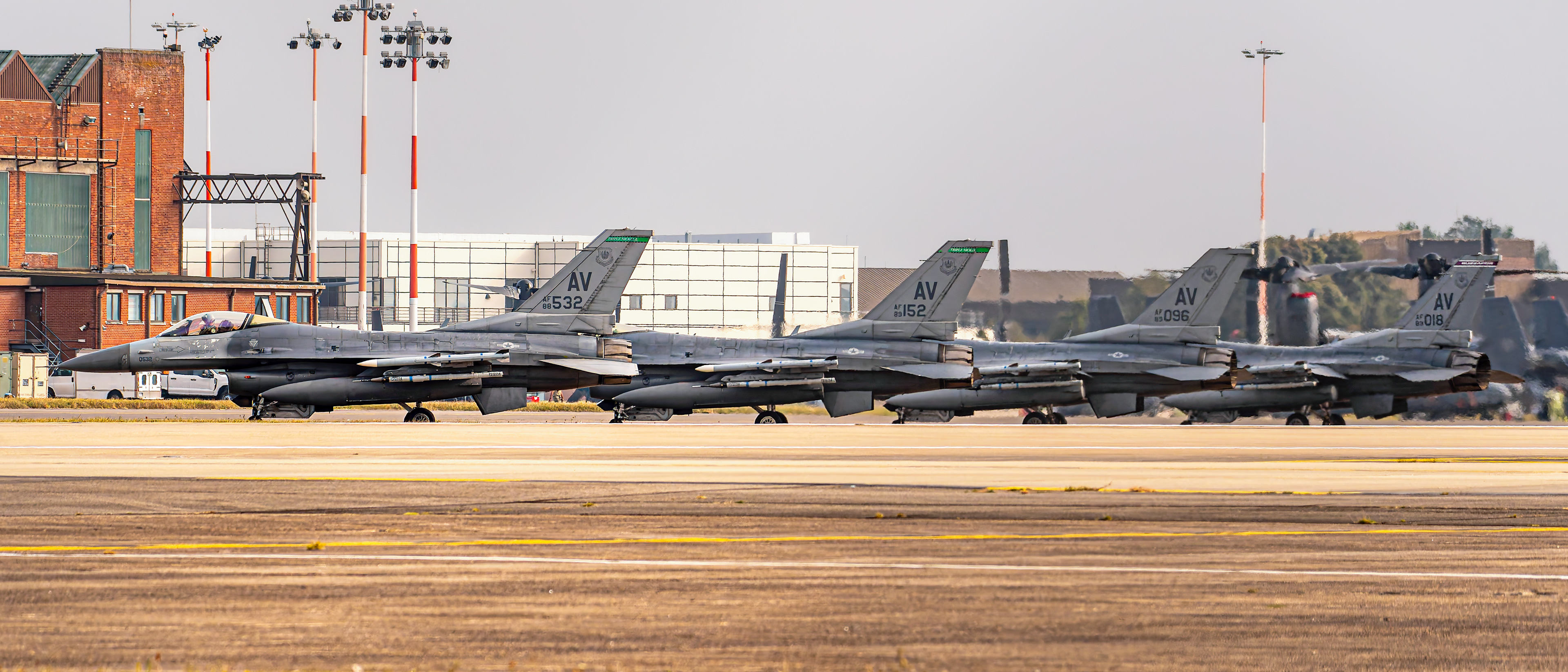 USAF - F-16C Fighting Falcon (88-0532)