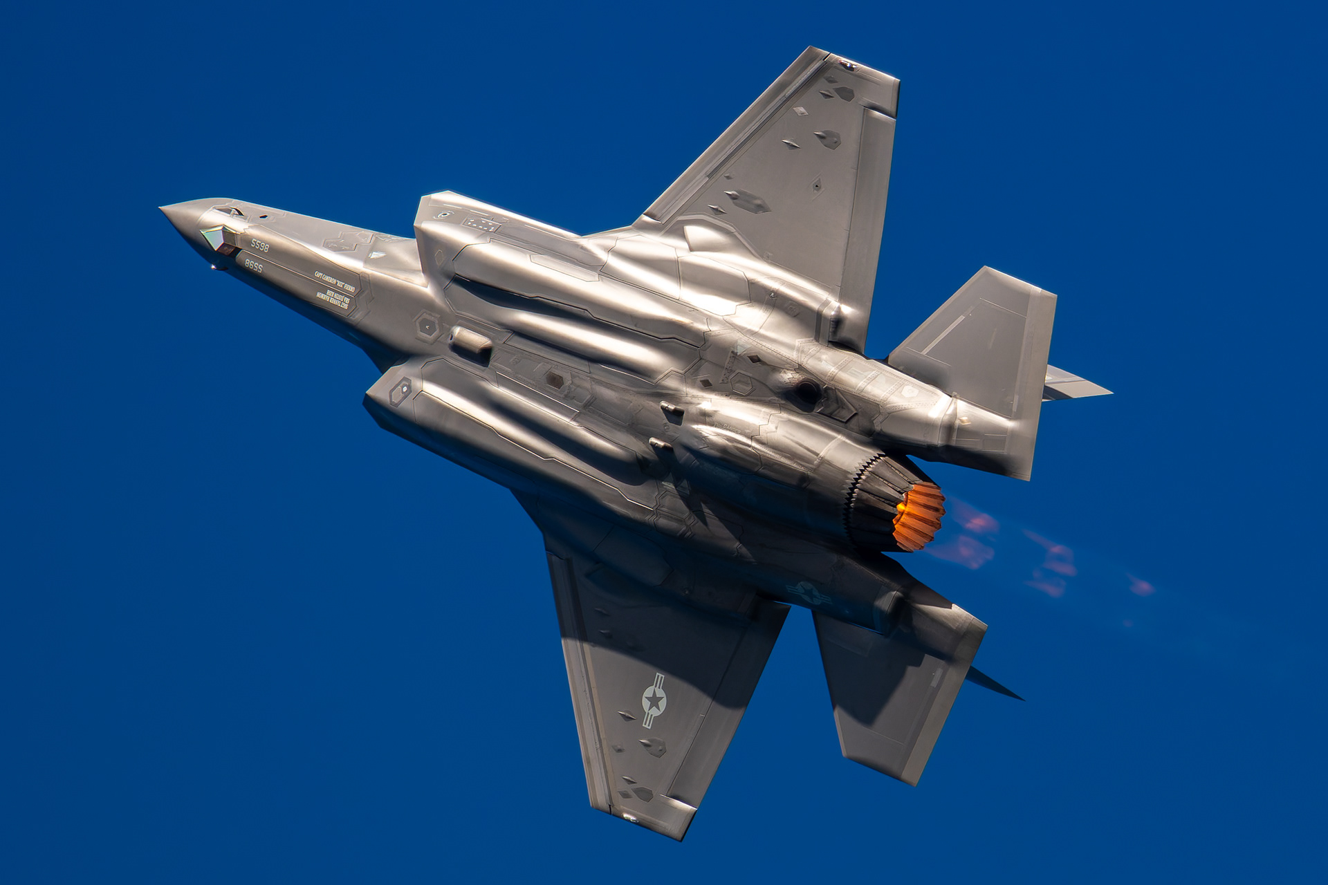 United States Air Force - F-35A Lightning II - 20-5598 (LOOKER02)