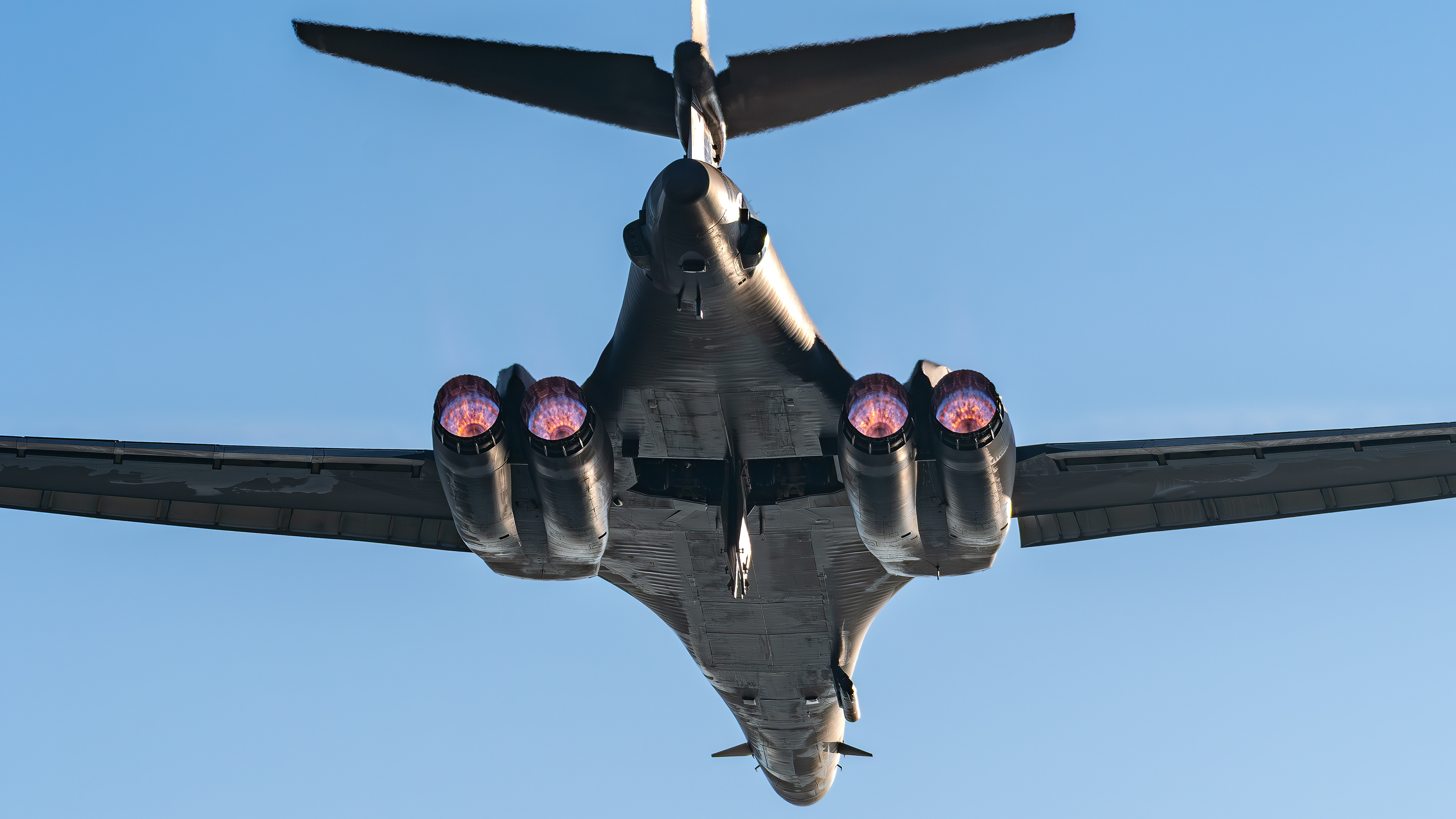 United States Air Force - B-1B Lancer - 85-0088 (DRYER74)