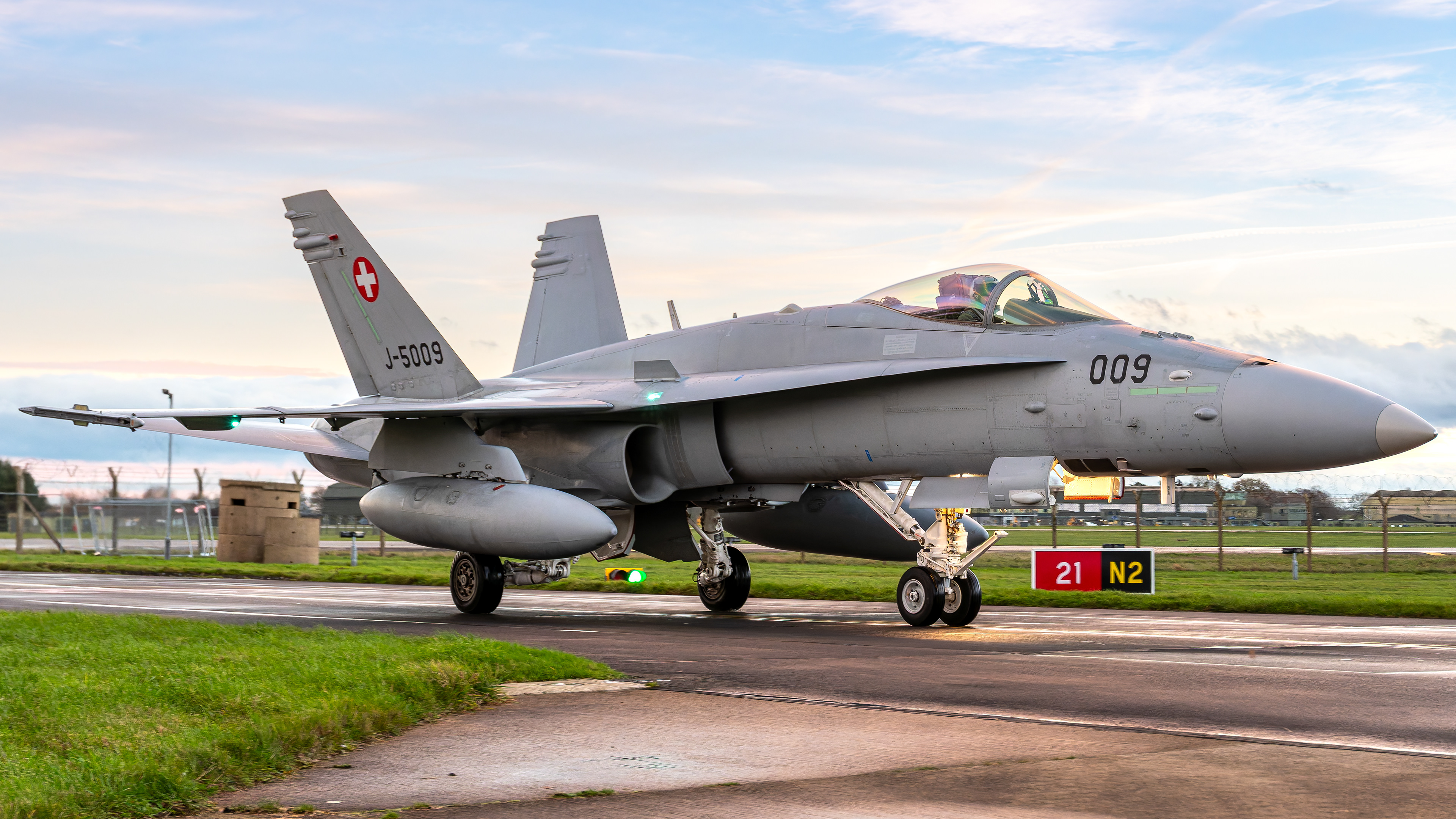 Swiss Air Force - F/A-18C Hornet - J-5009 (BATON21)