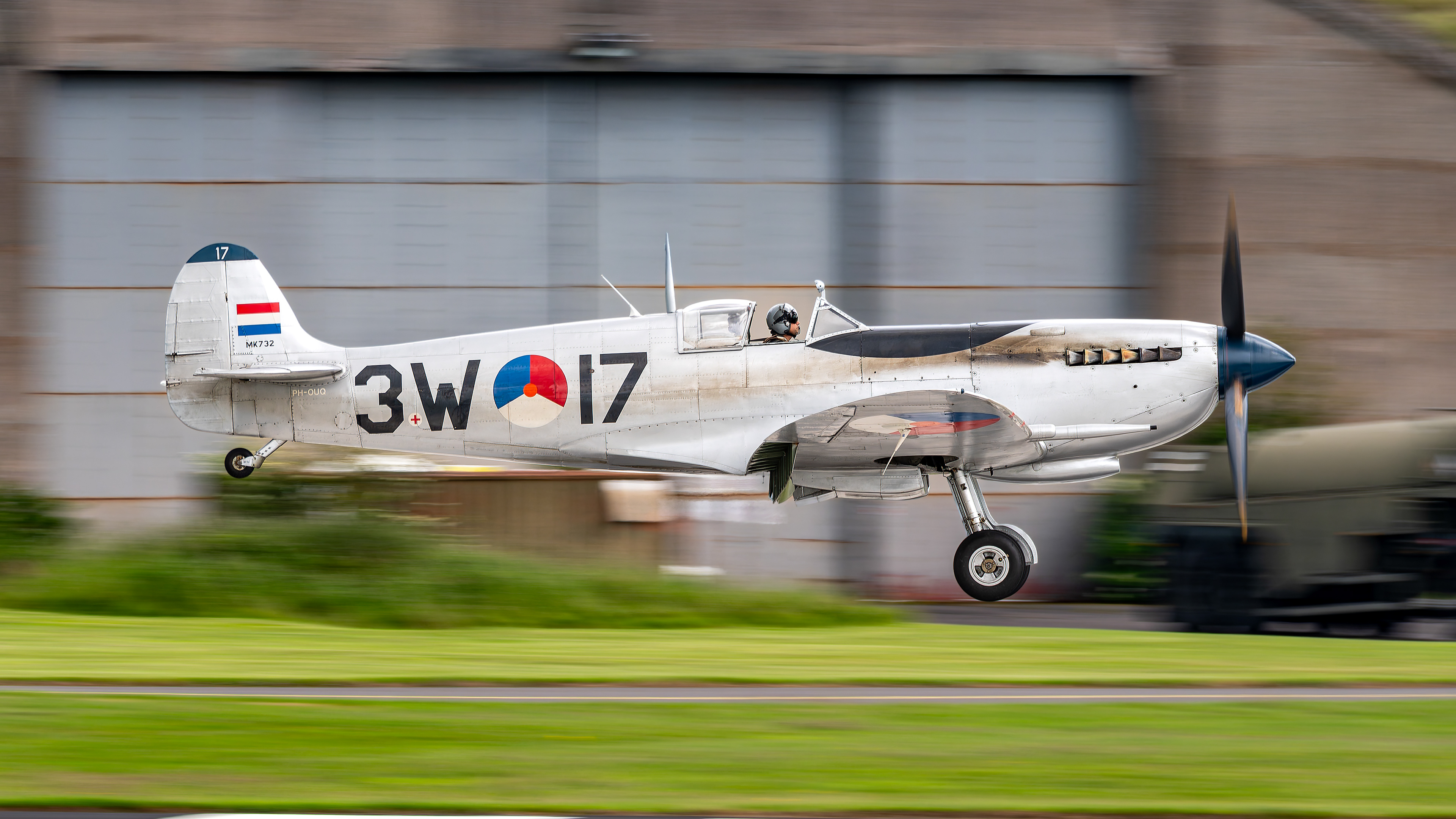 KLuHV - Spitfire Mk IX - PH-OUQ (PHOUQ)