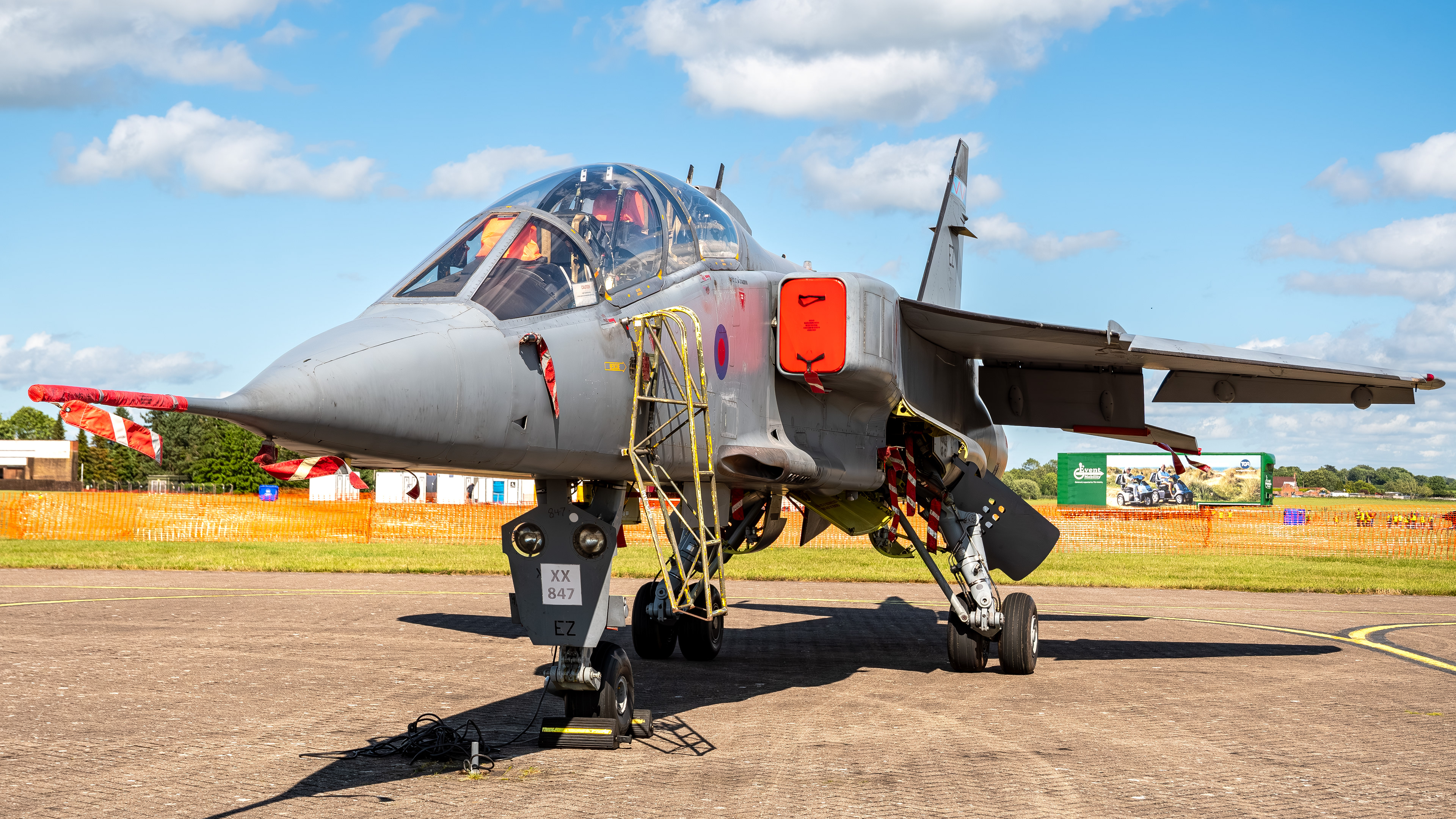 Royal Air Force - SEPECAT Jaguar T.4 - XX847