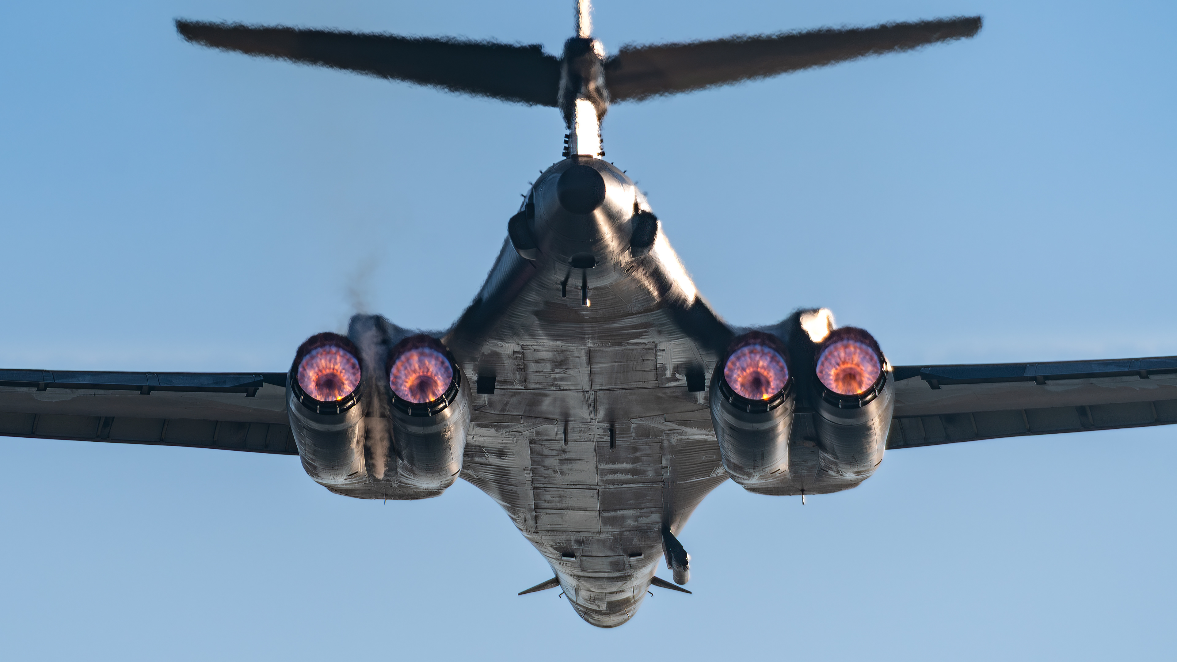 United States Air Force - B-1B Lancer - 86-0107 (DRYER75)