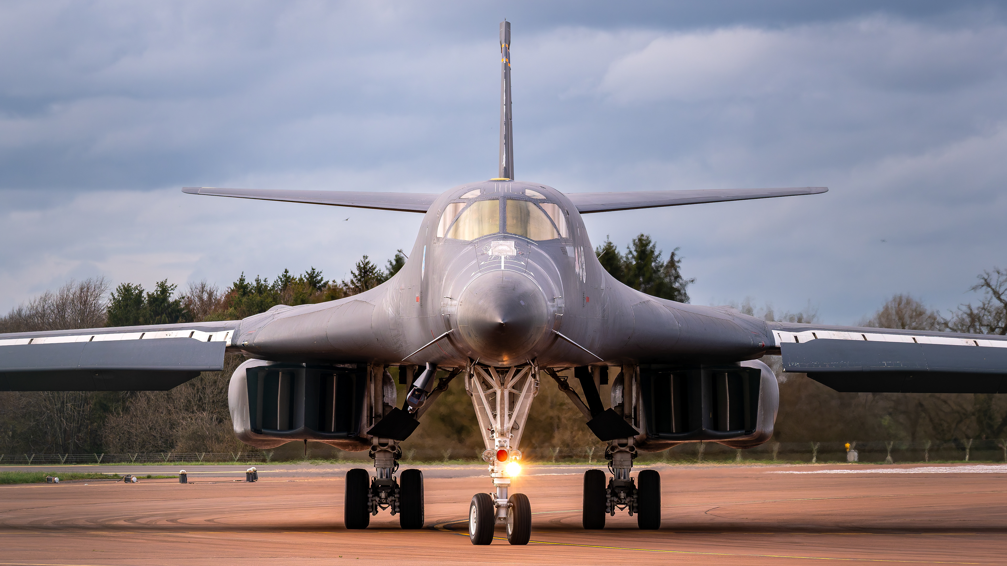 United States Air Force - B-1B Lancer - 86-0129 (TWIN44)