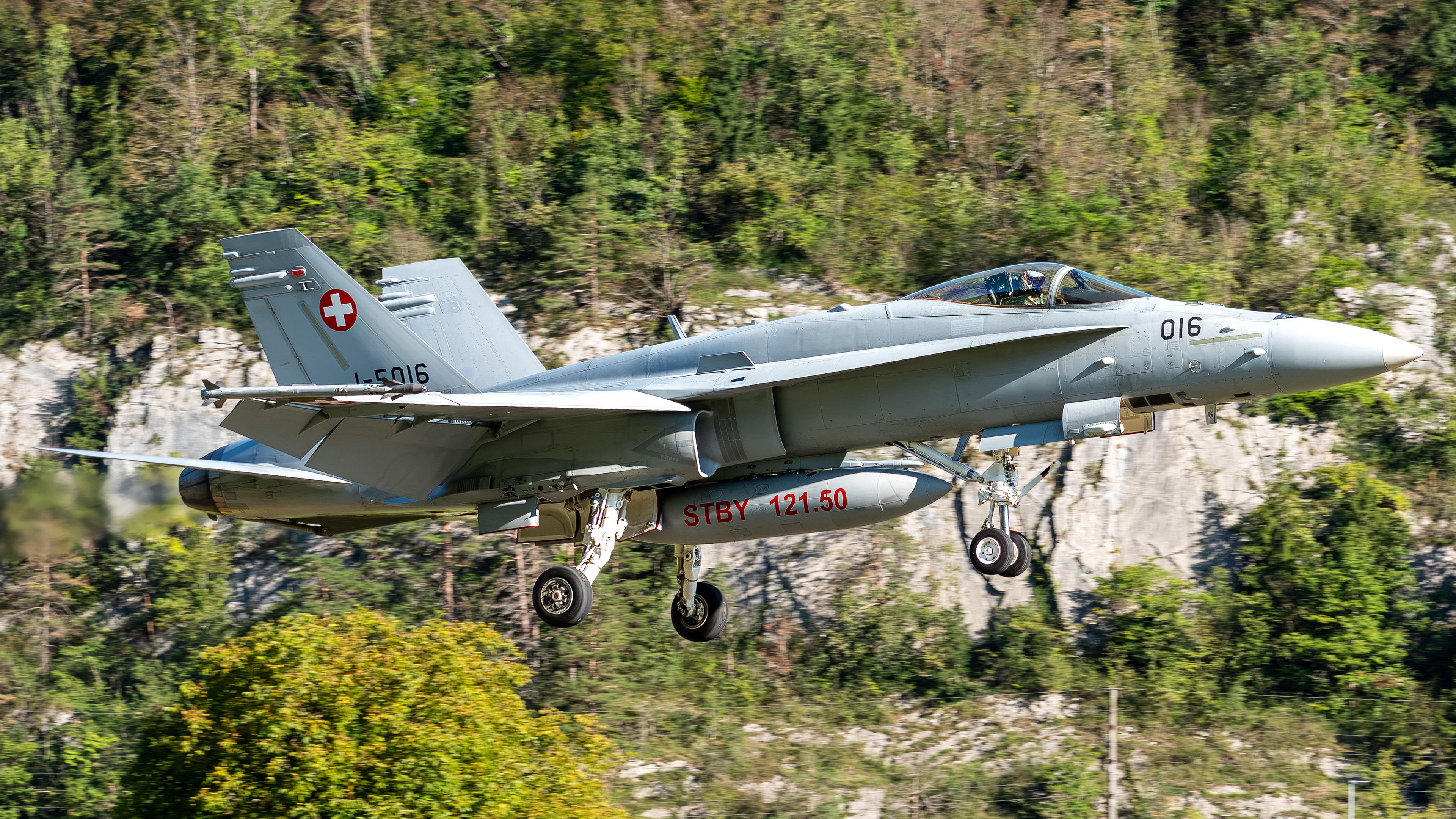 Swiss Air Force - F/A-18C Hornet - J-5016