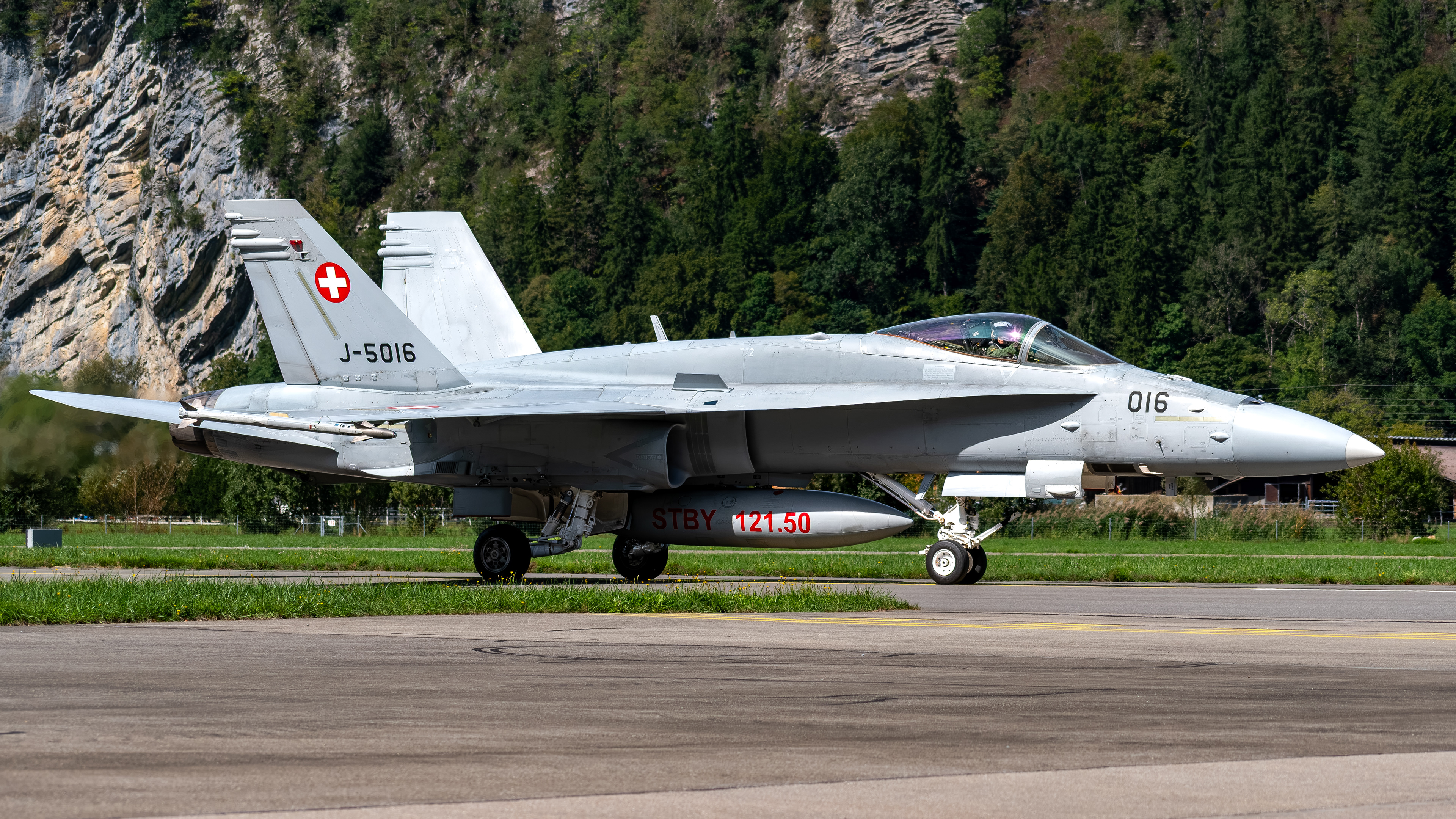 Swiss Air Force - F/A-18C Hornet - J-5016 (BEAST11)
