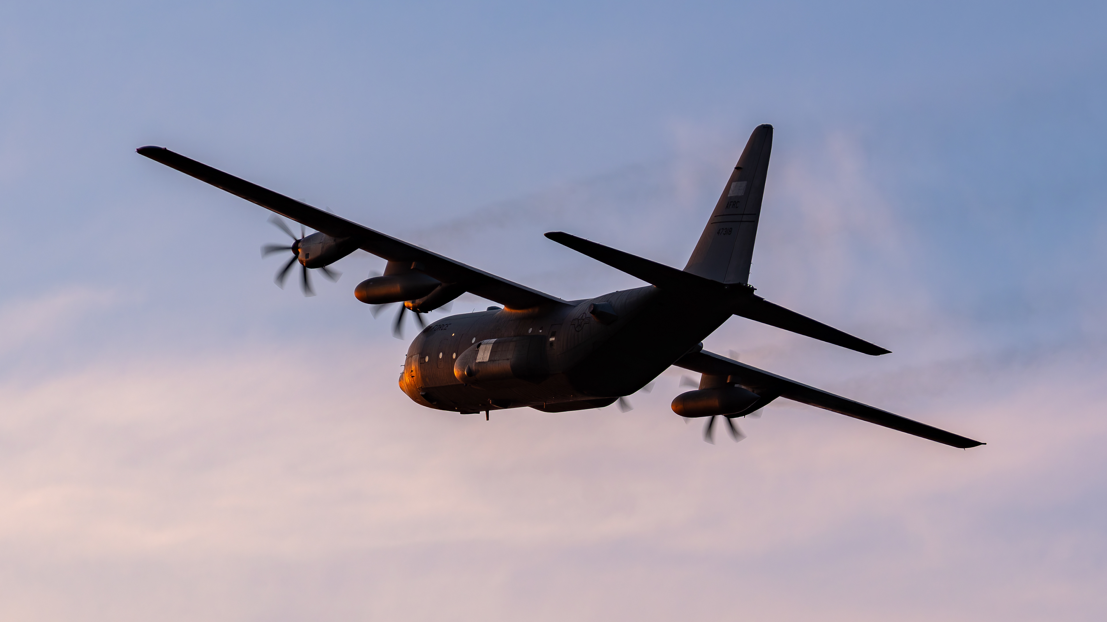 United States Air Force - C-130H Hercules - 94-7318 (HKY757)