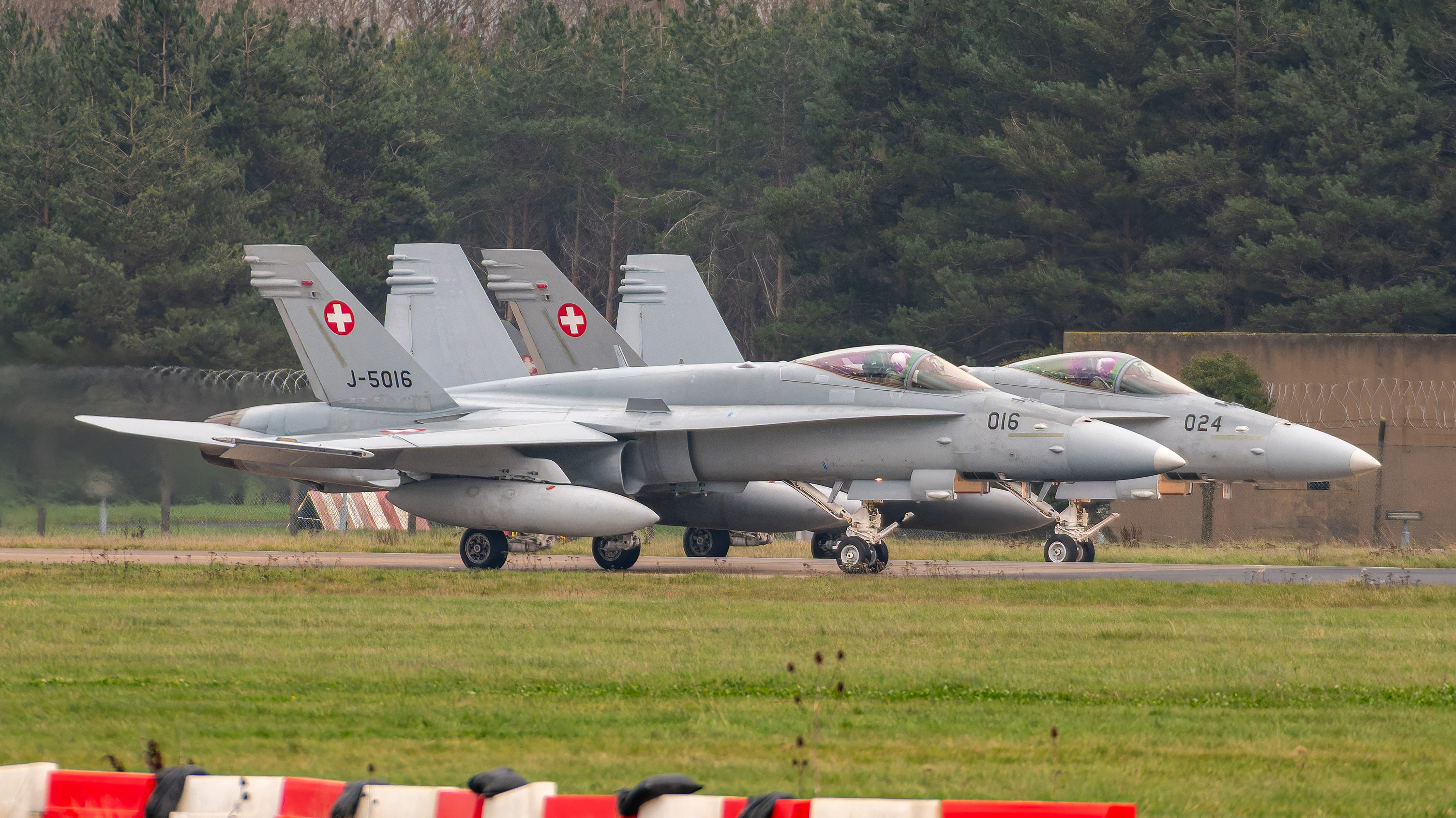 Swiss Air Force - F/A-18C Hornet - J-5016 & J-5024 (SIXPACK11/12)