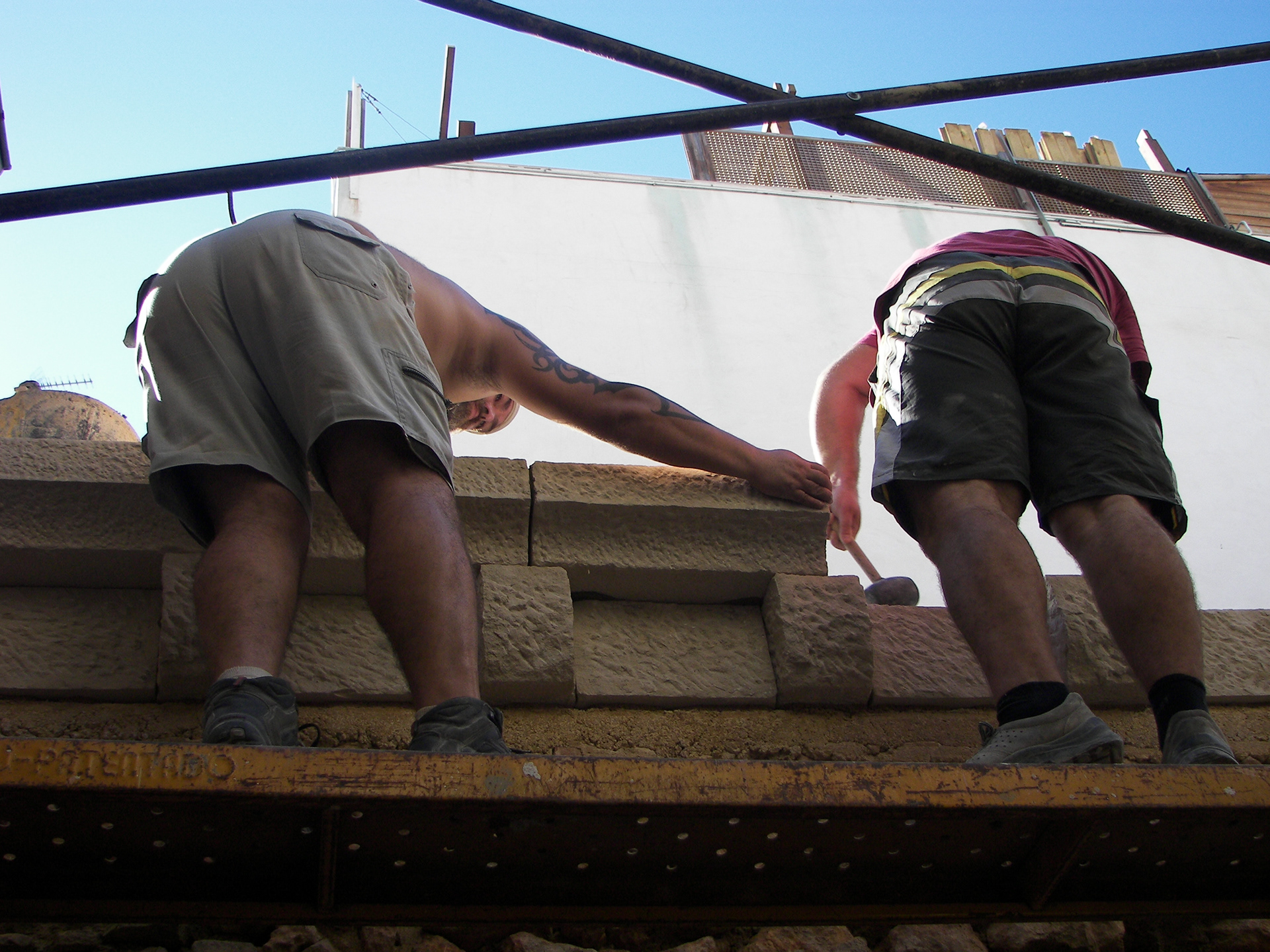 Réplica de alero de una ermita de Navarra