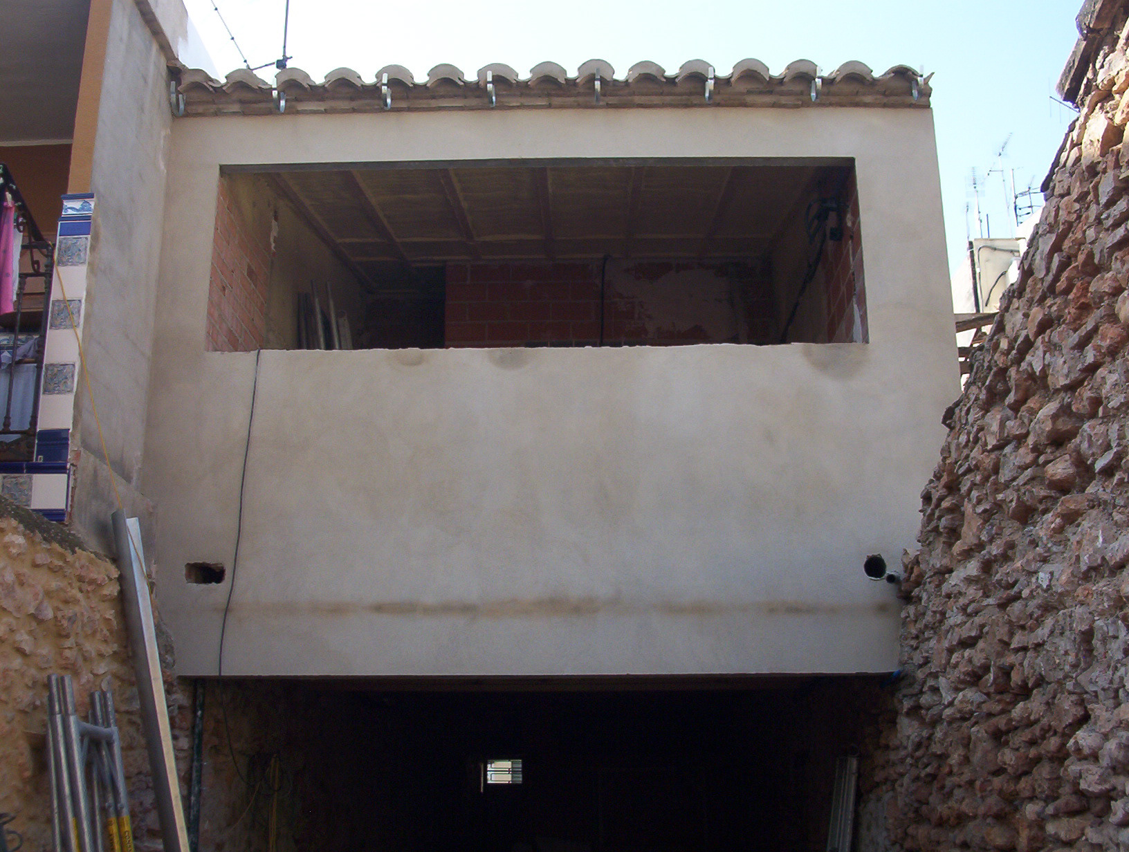 Preparación fachada norte al patio