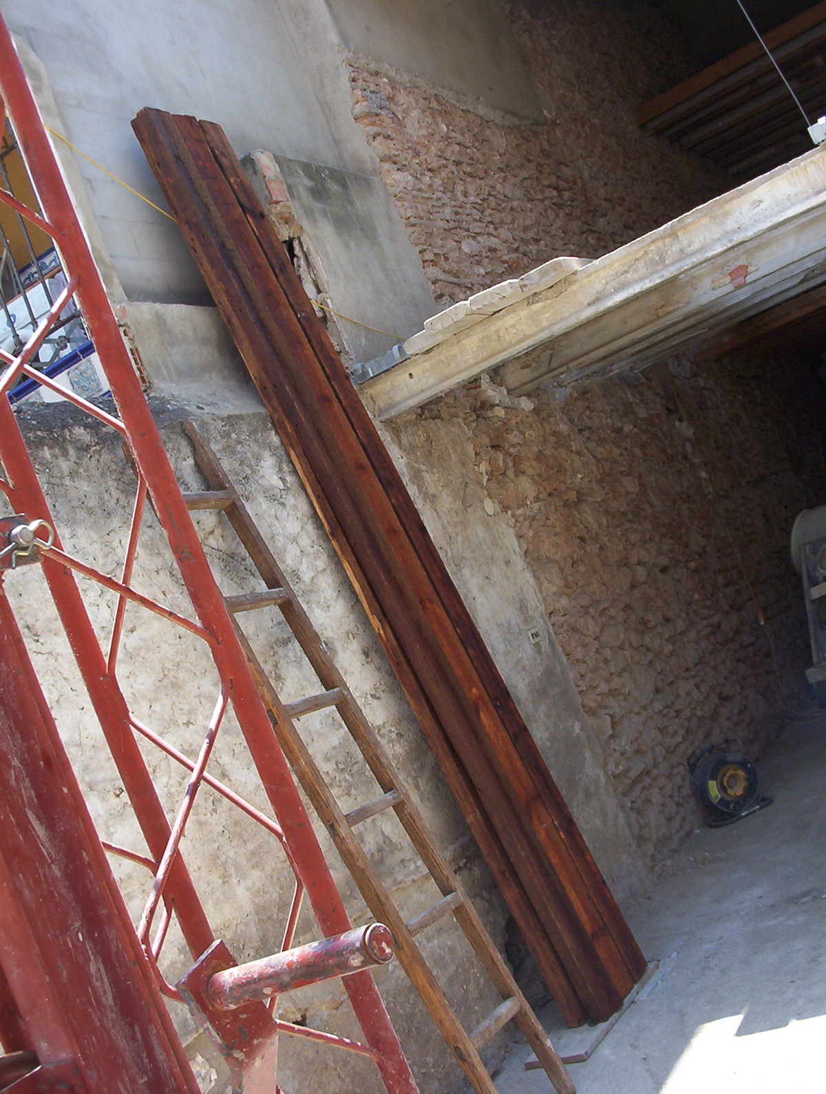 Tratamiento contra xilófagos de vigas de sustitución