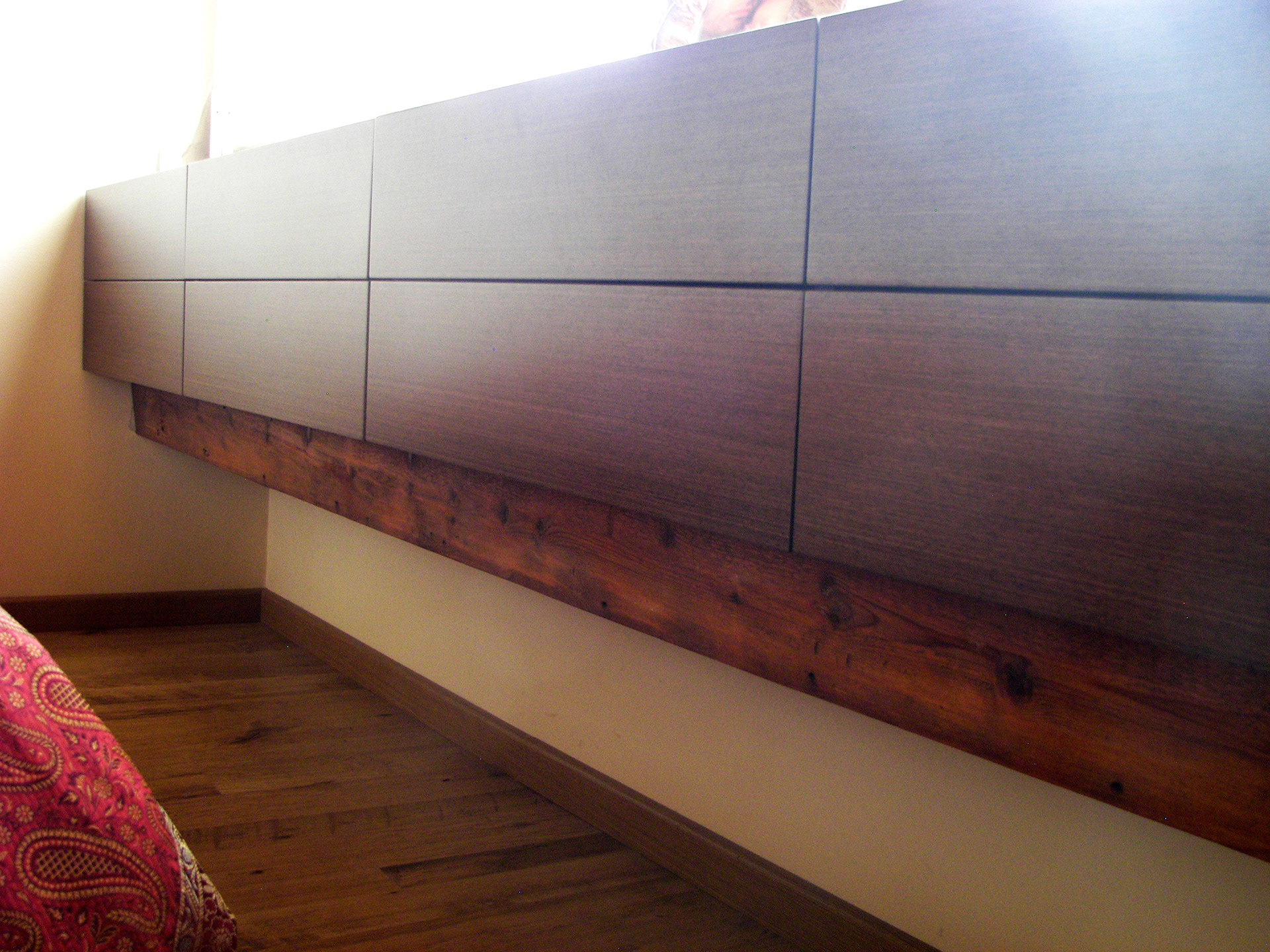 Cajonera suspendida a medida