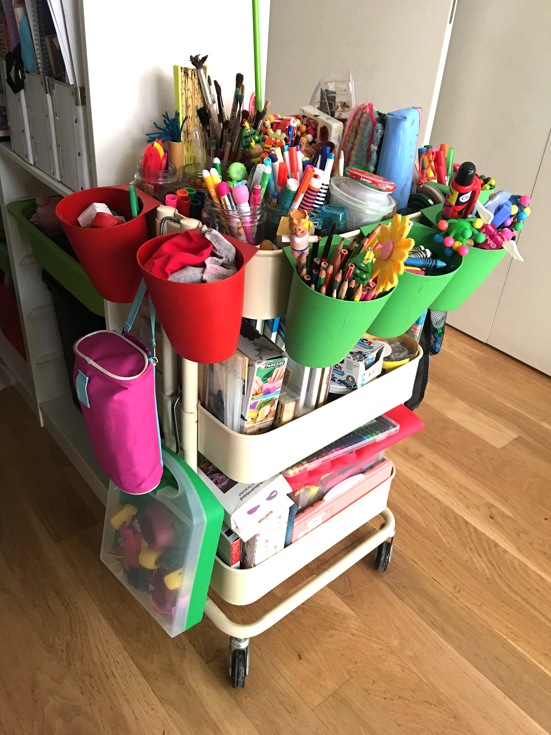 Carro movil Arts & Crafts